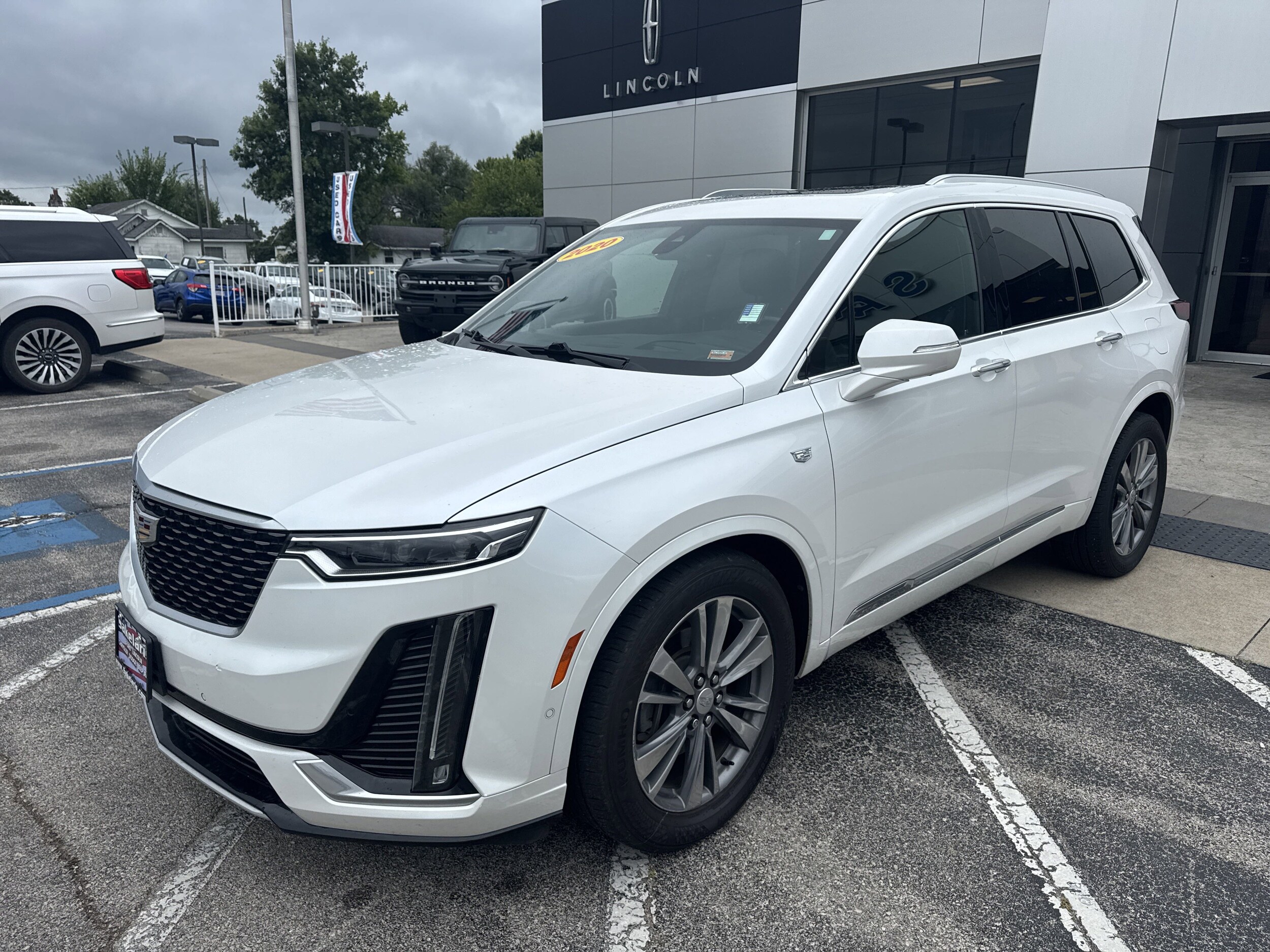 2020 Cadillac XT6 Premium Luxury photo 3