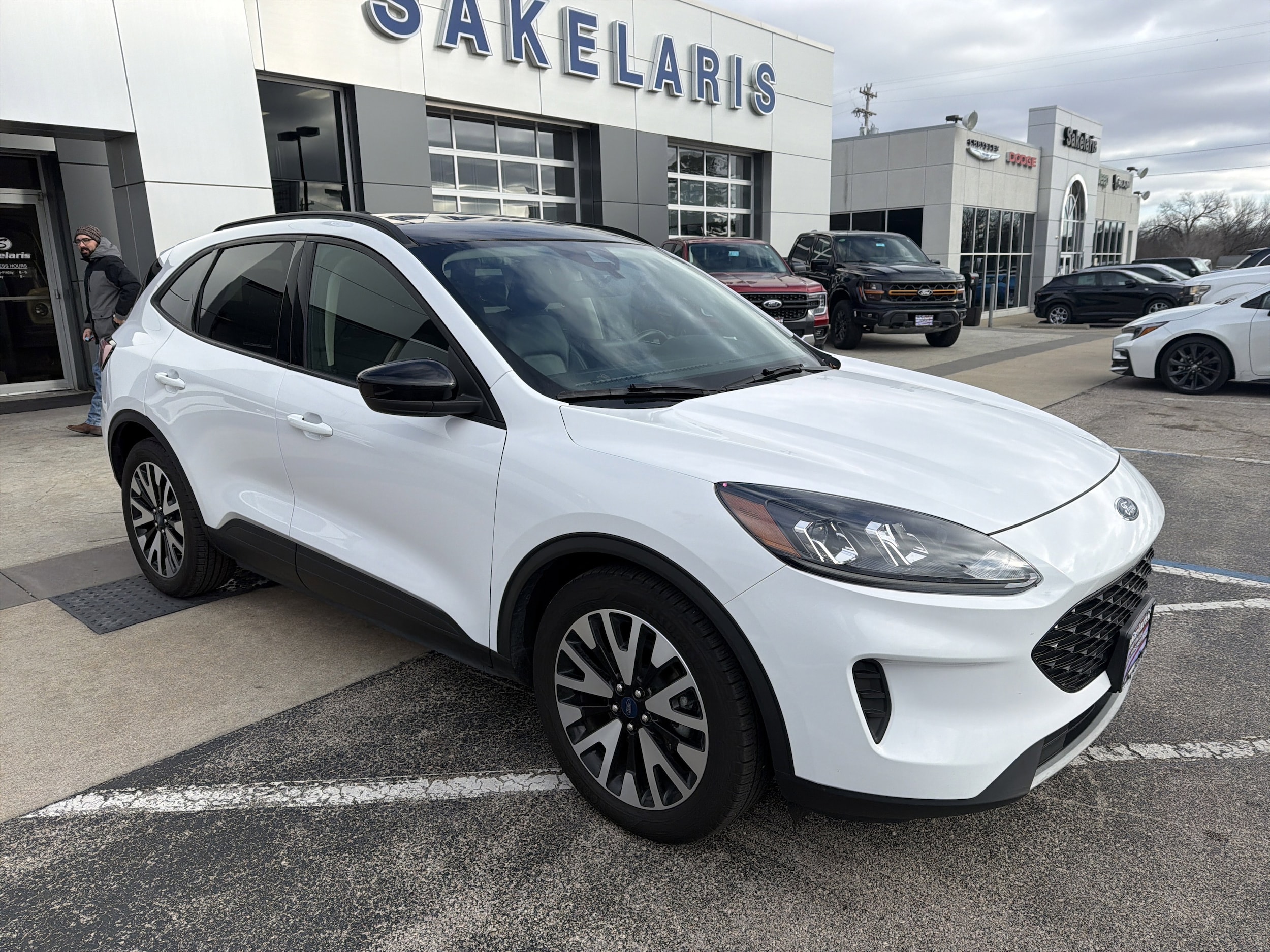 2020 Ford Escape SE
