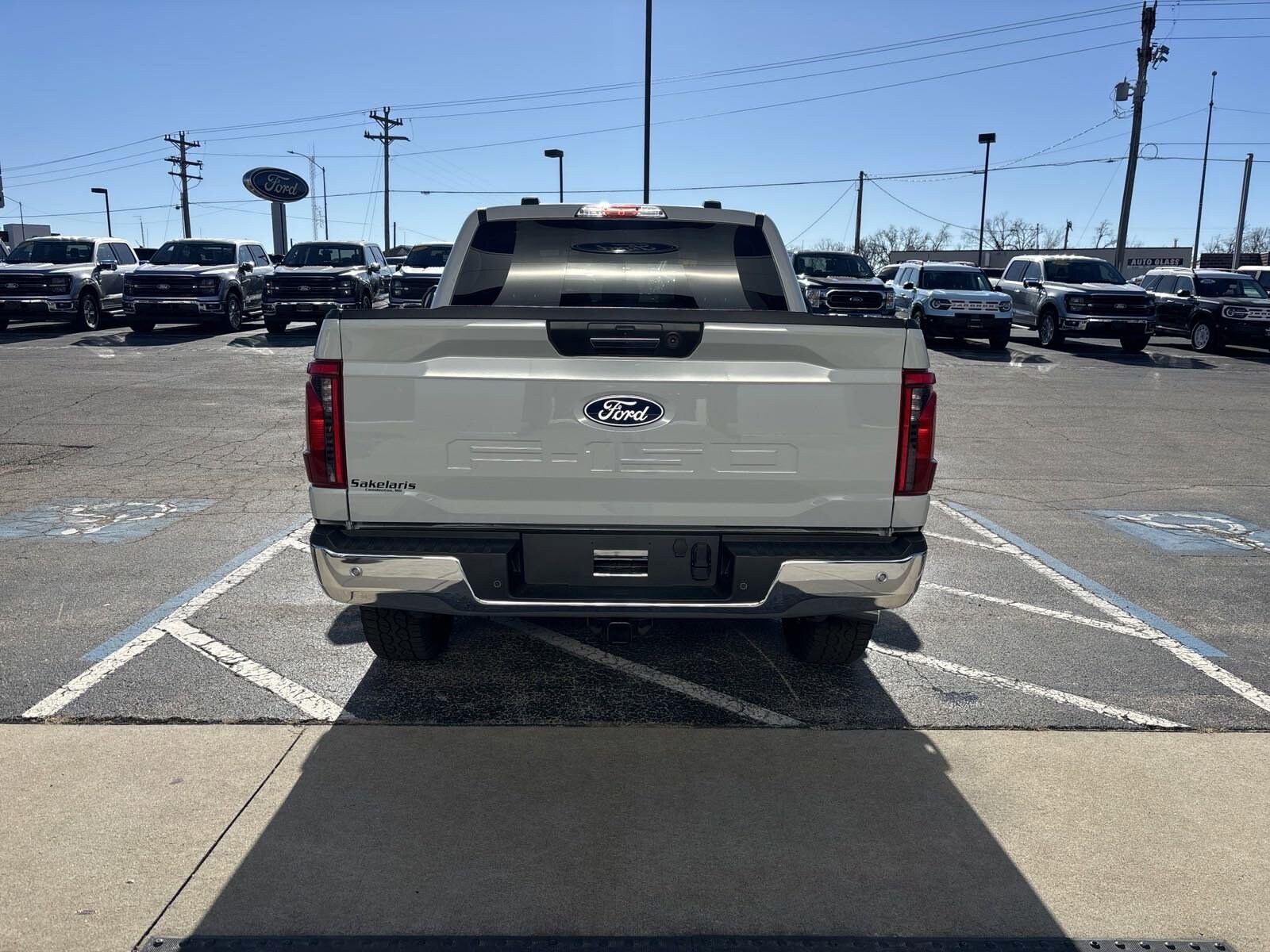 2024 Ford F-150 XLT photo 3