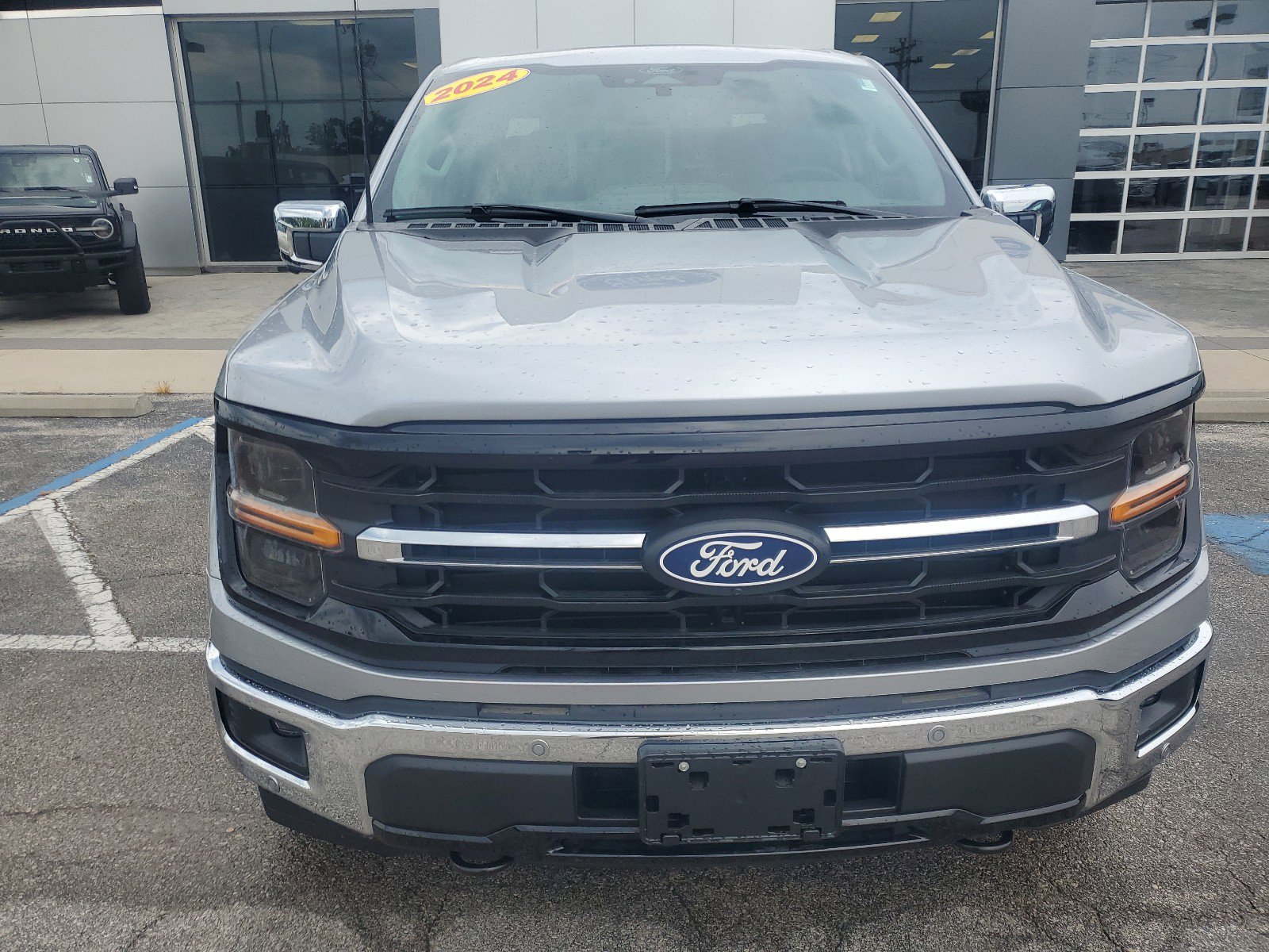 2024 Ford F-150 XLT photo 2