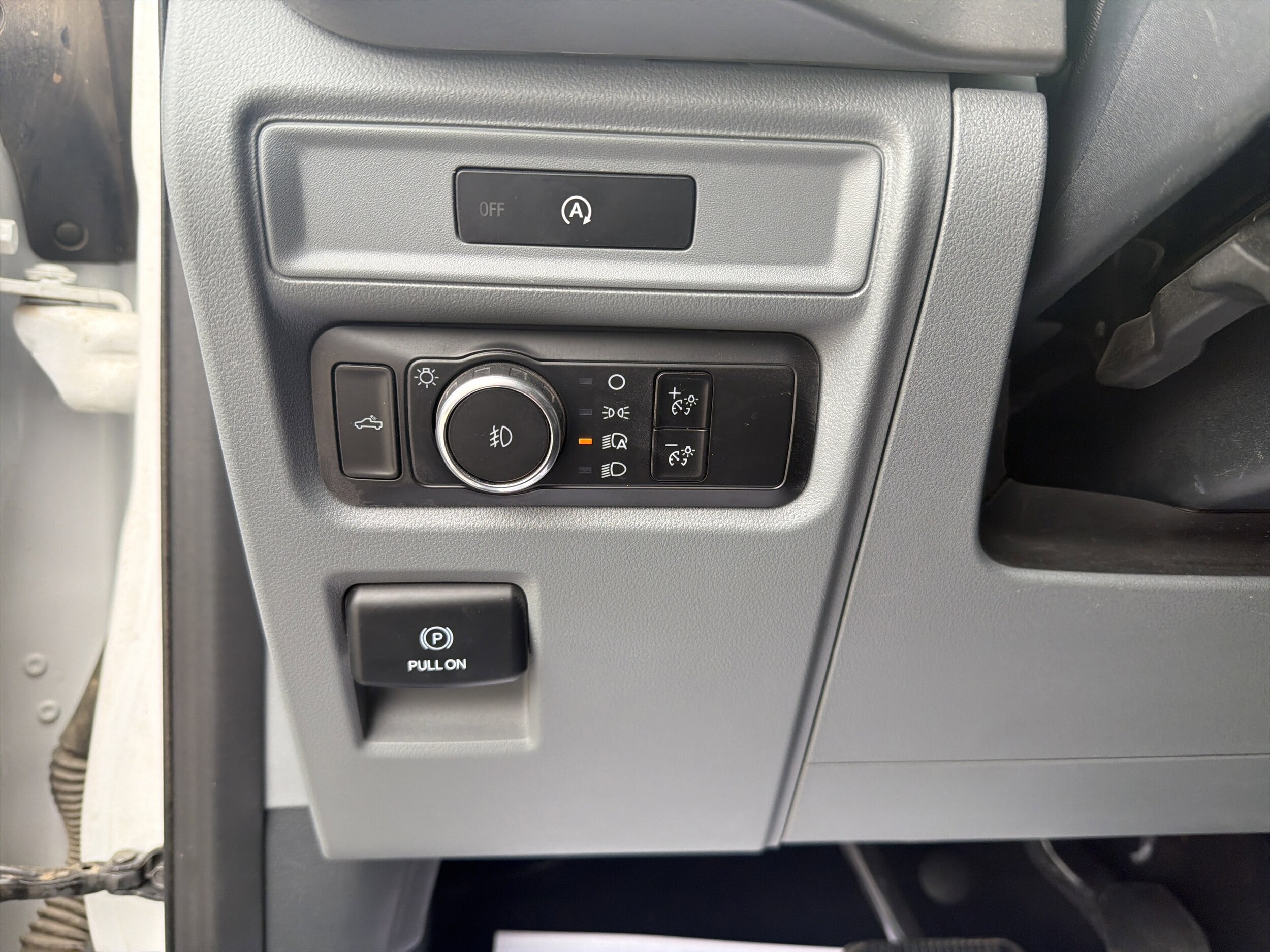 2025 Ford F-150 XLT - Photo 16