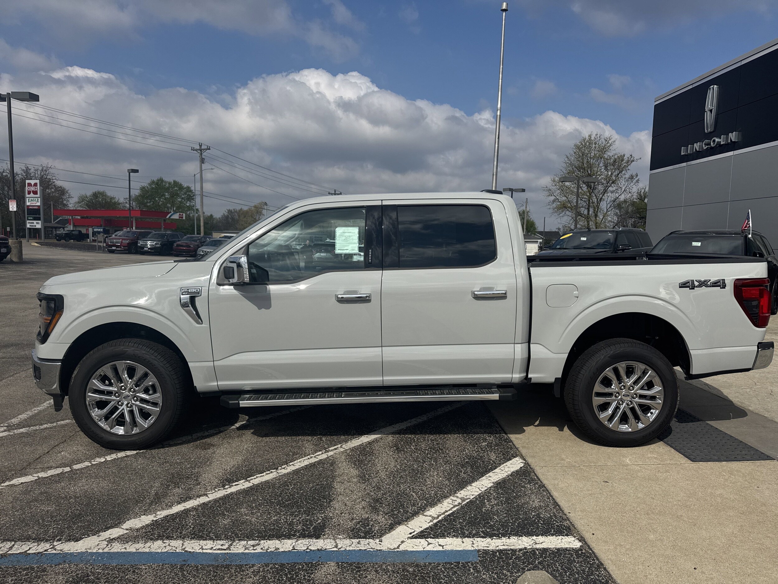 2024 Ford F-150 XLT photo 4