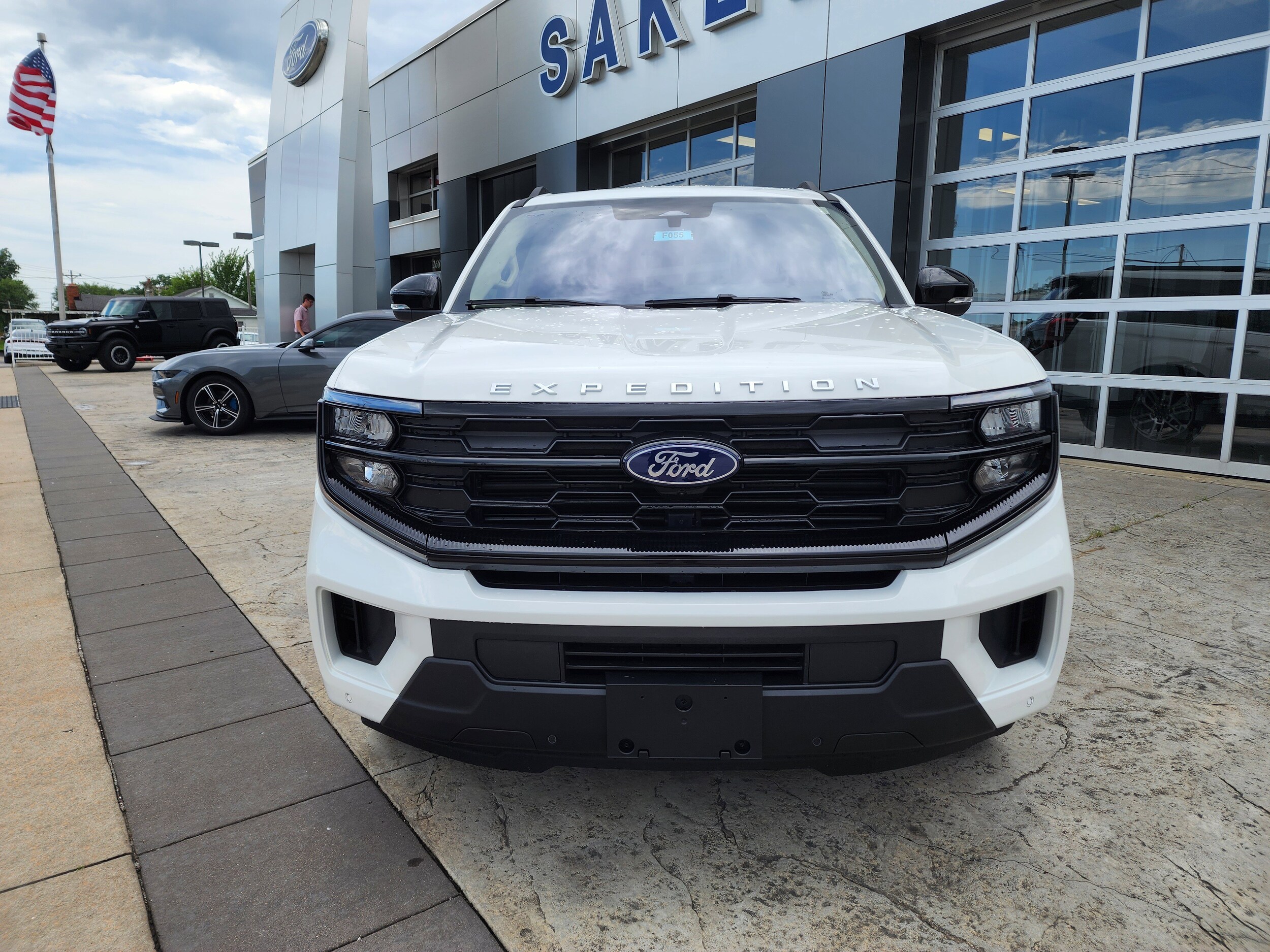 2025 Ford Expedition MAX photo 2