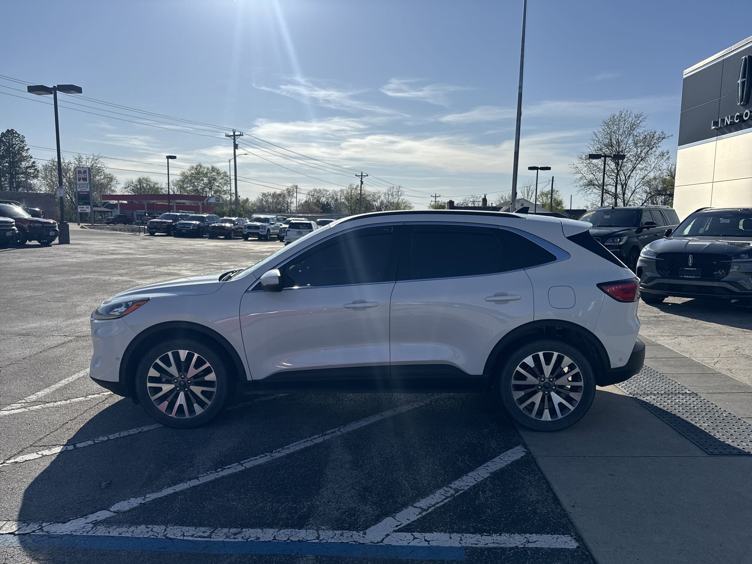 2020 Ford Escape Titanium photo 4