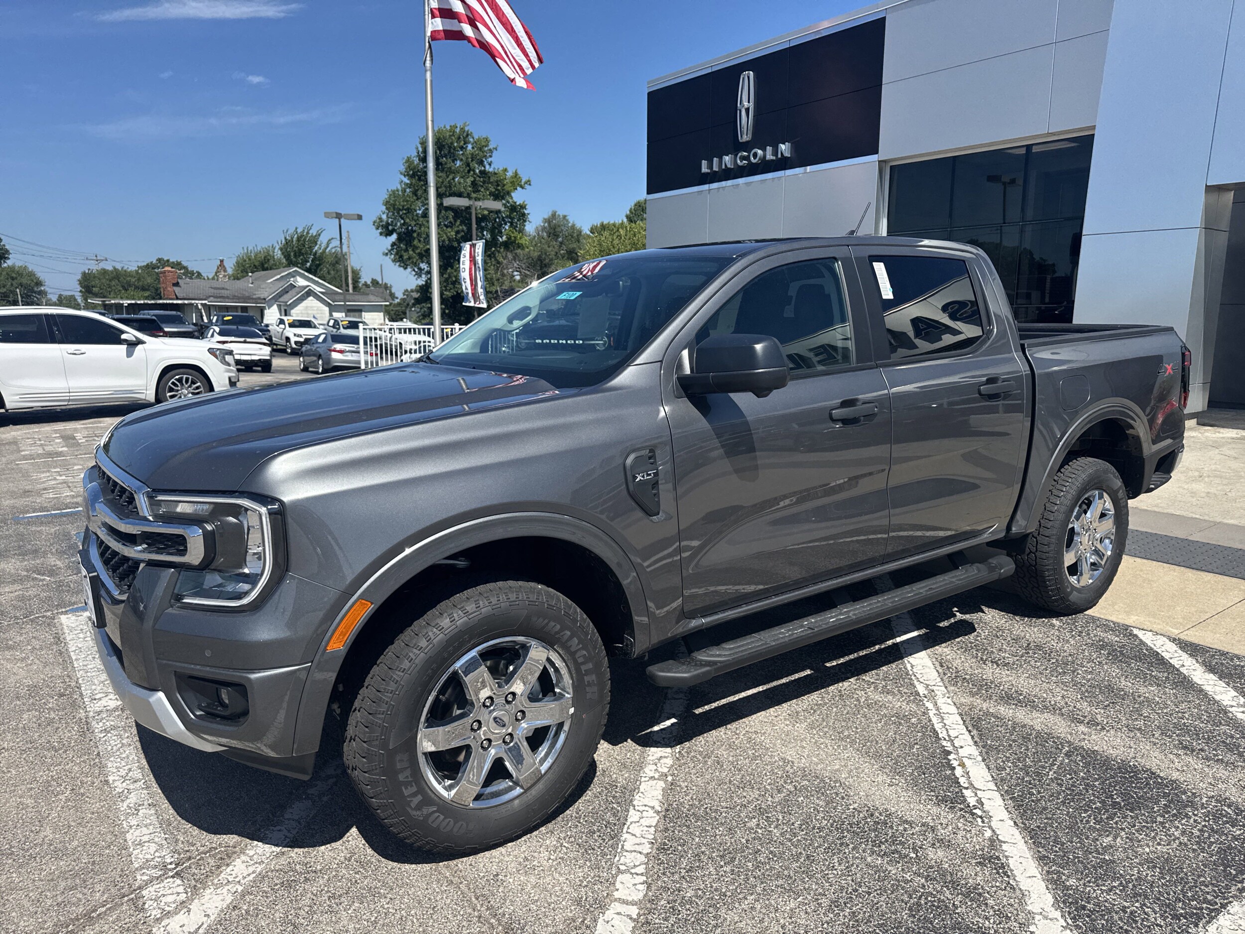 2025 Ford Ranger XLT photo 2