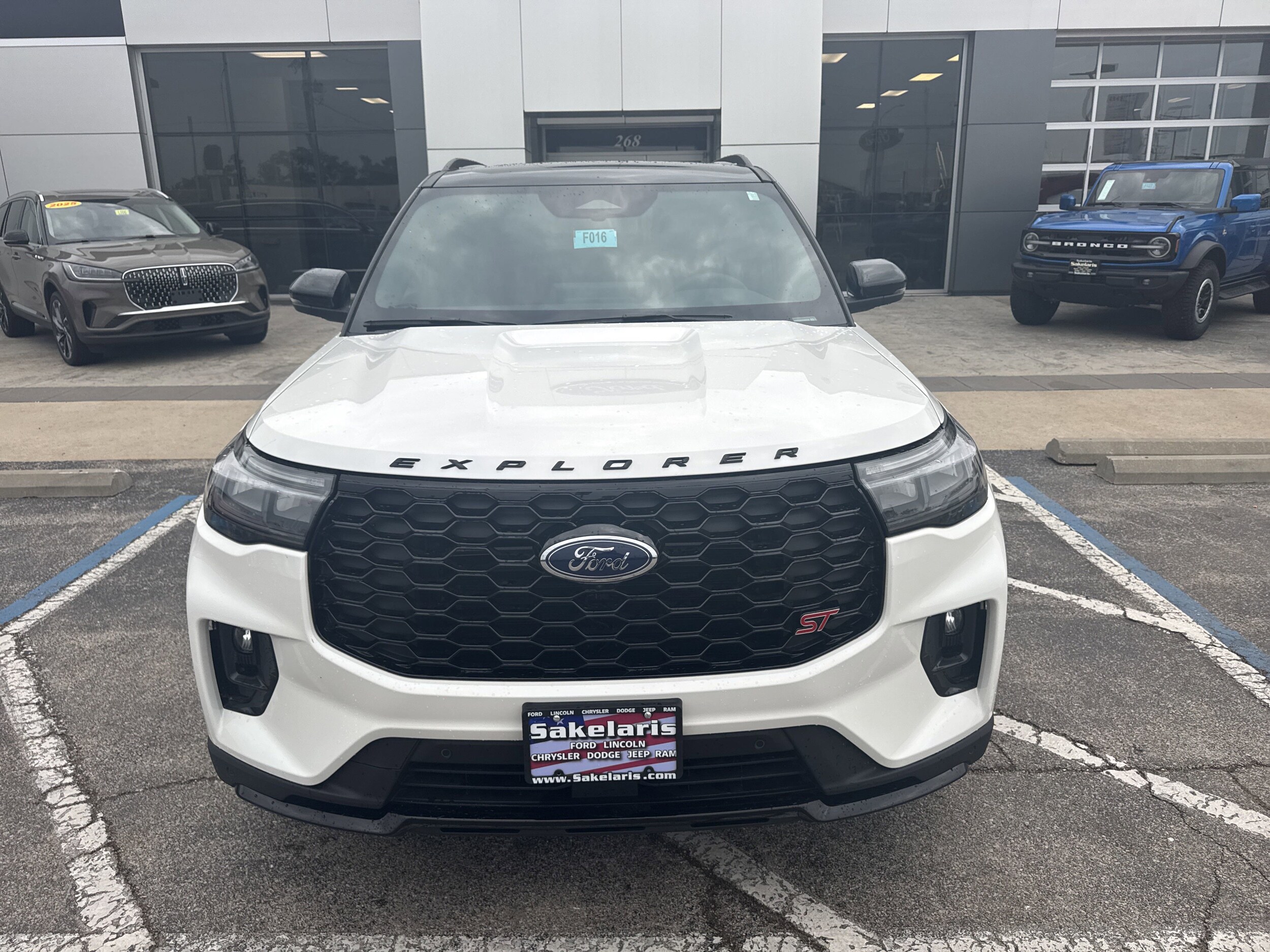 2025 Ford Explorer ST photo 2
