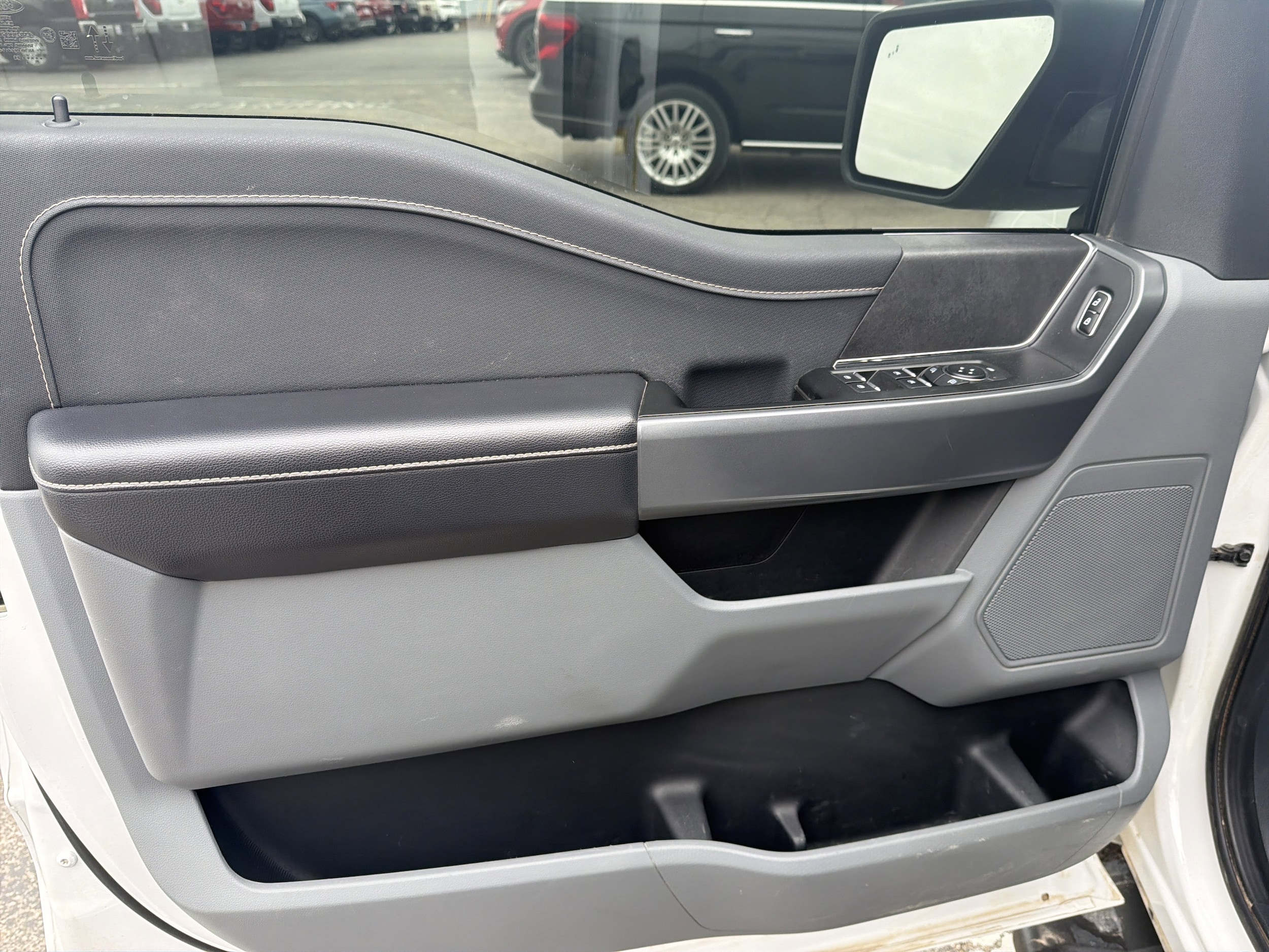 2025 Ford F-150 XLT - Photo 13