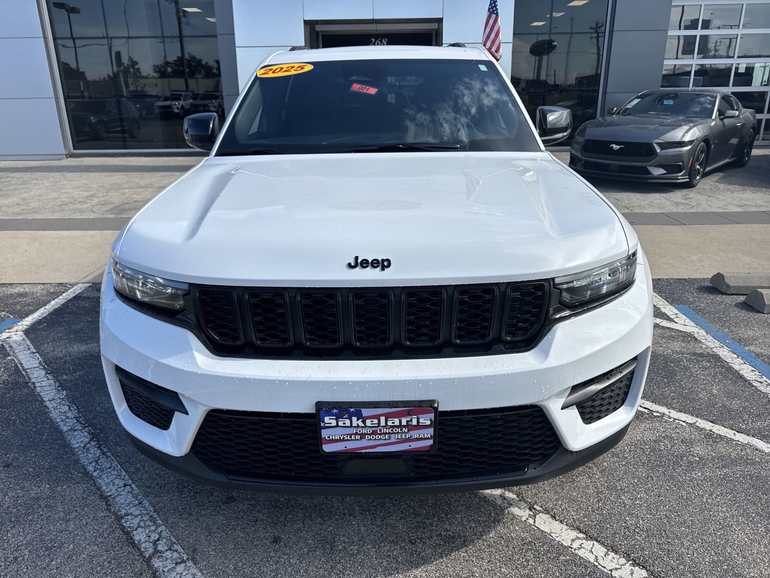2025 Jeep Grand Cherokee Altitude - Photo 2