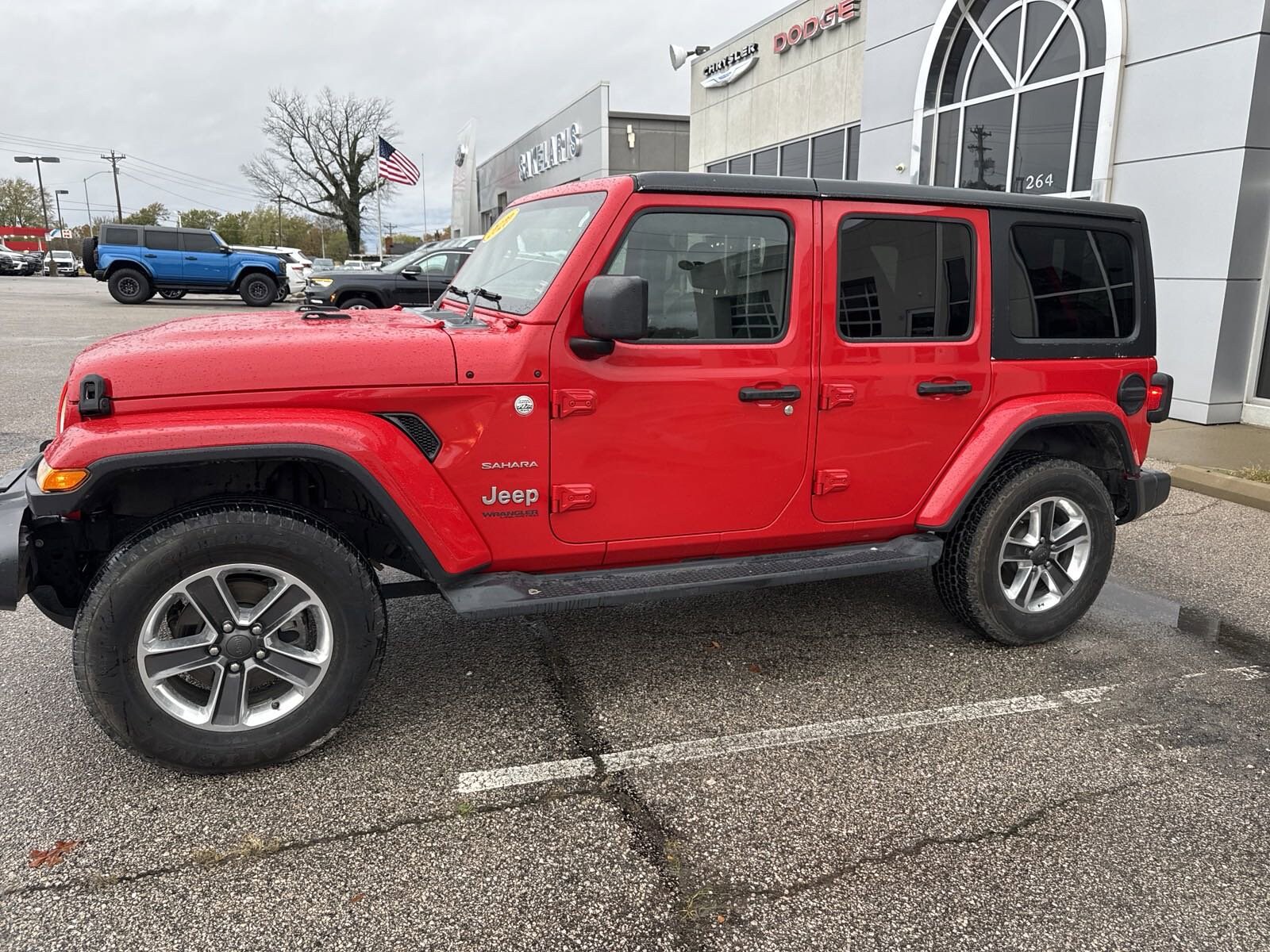 2020 Jeep Wrangler Unlimited Sahara photo 3