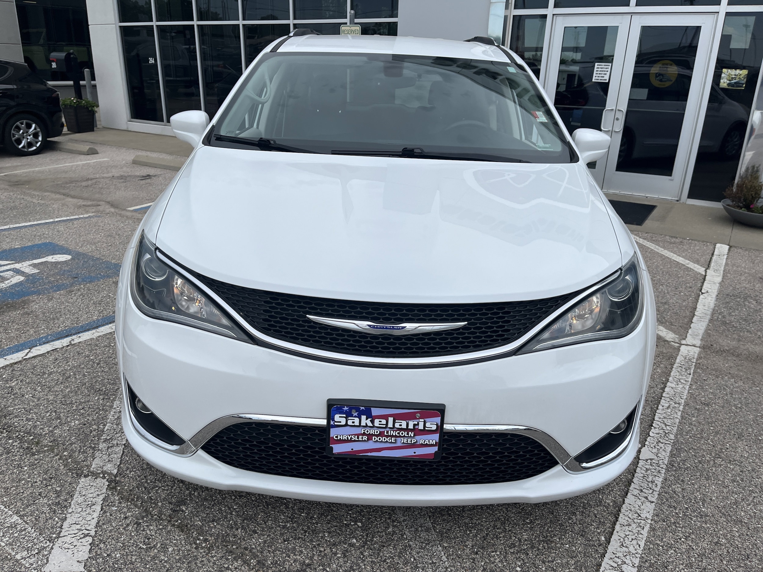 Used 2019 Chrysler Pacifica Touring L with VIN 2C4RC1BG4KR547814 for sale in Camdenton, MO