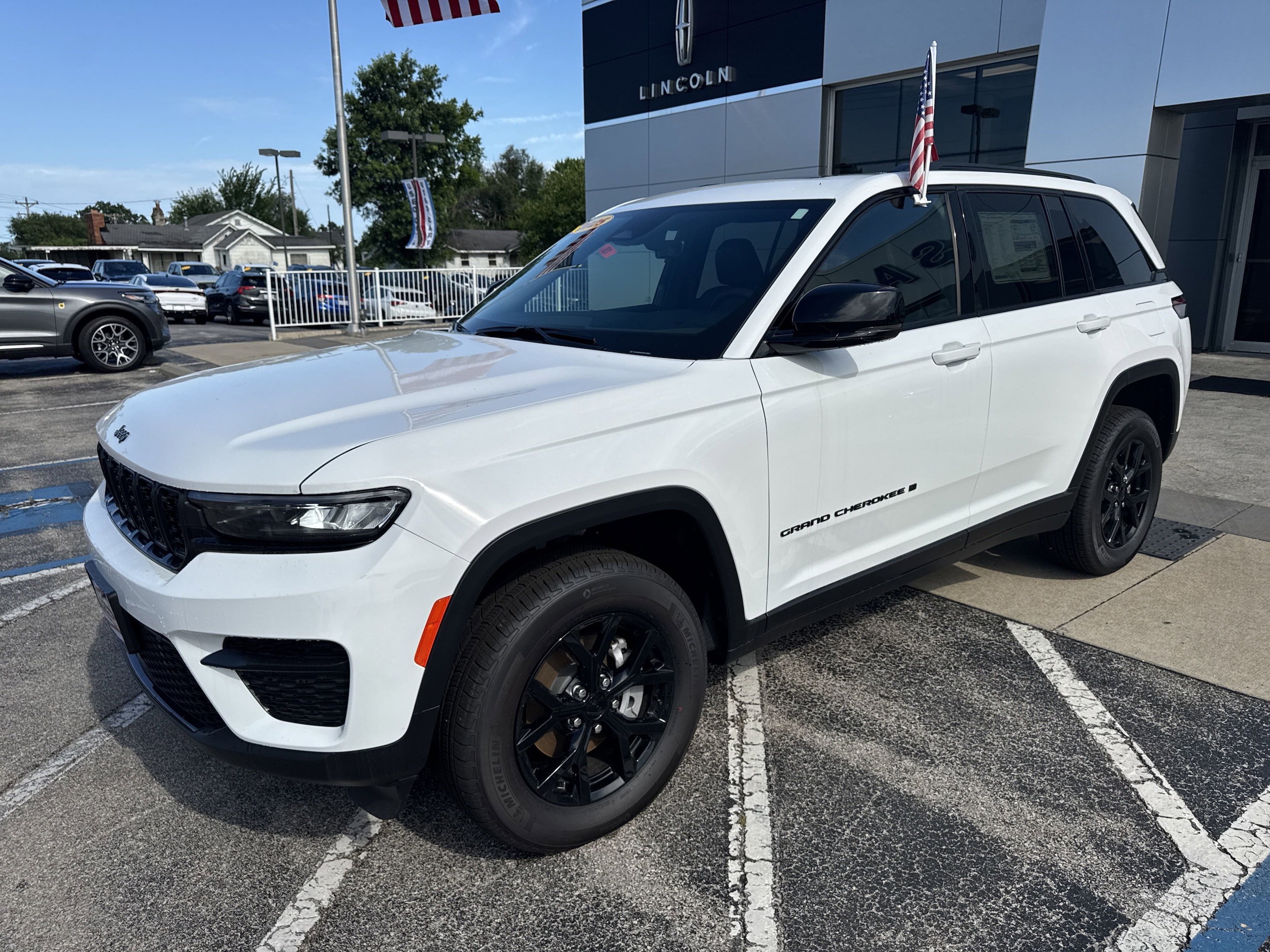 2025 Jeep Grand Cherokee Altitude - Photo 3