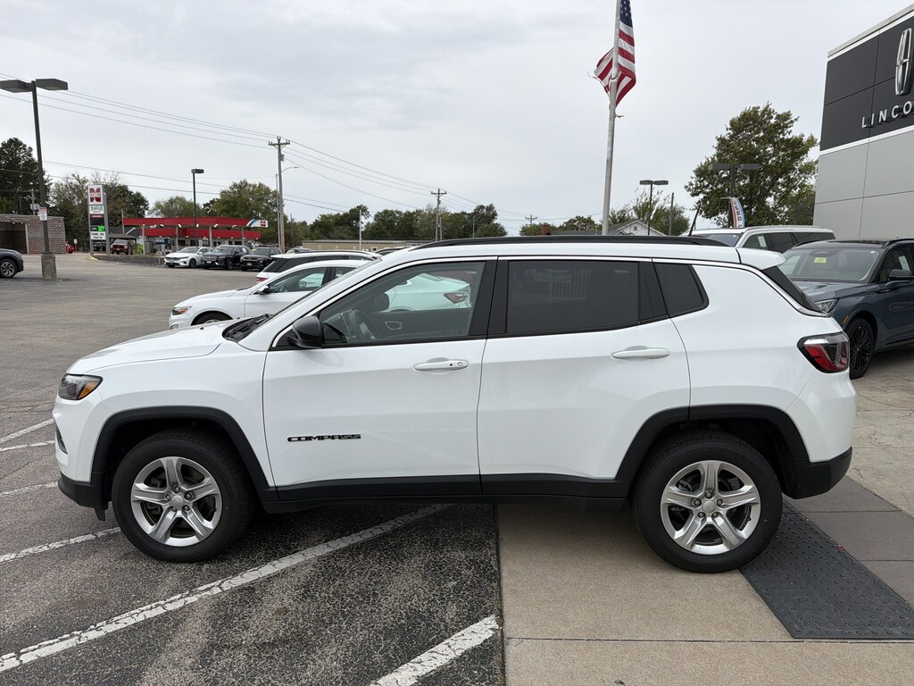 Used 2023 Jeep Compass Latitude SUV