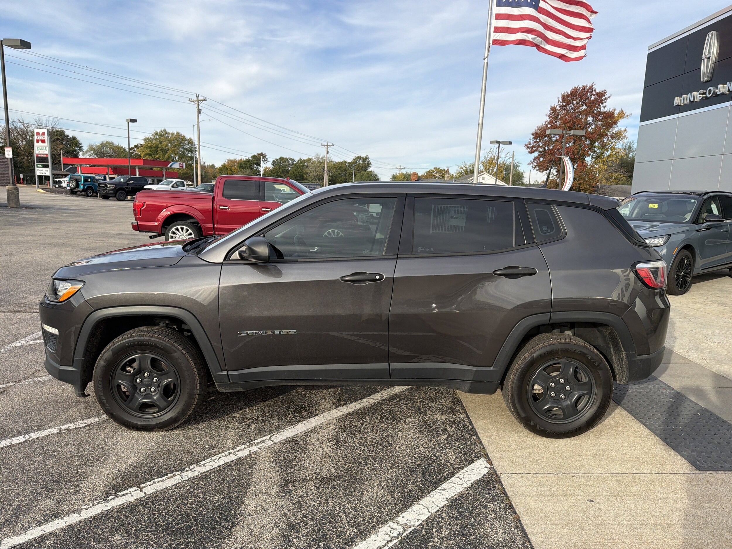 2018 Jeep Compass Sport photo 4