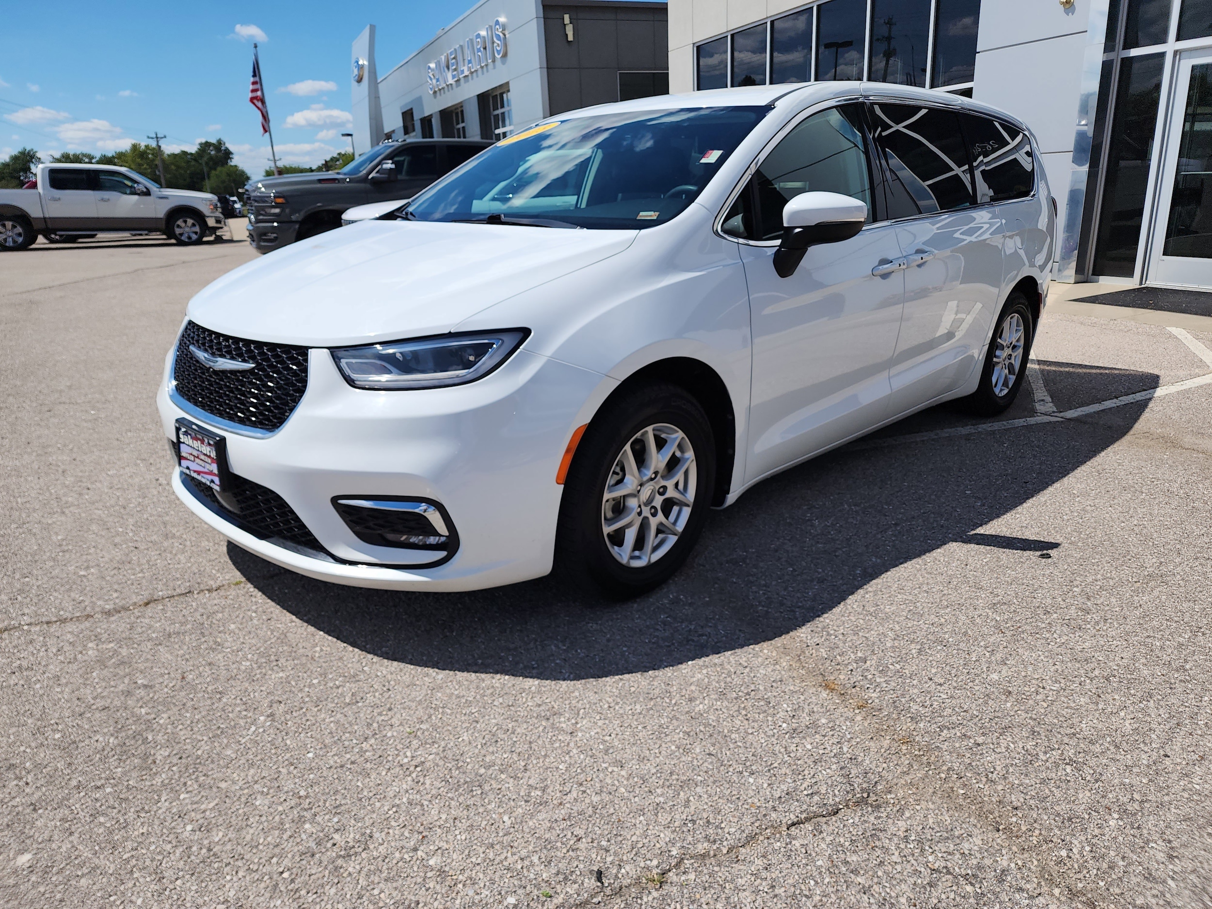 2023 Chrysler Pacifica Touring L