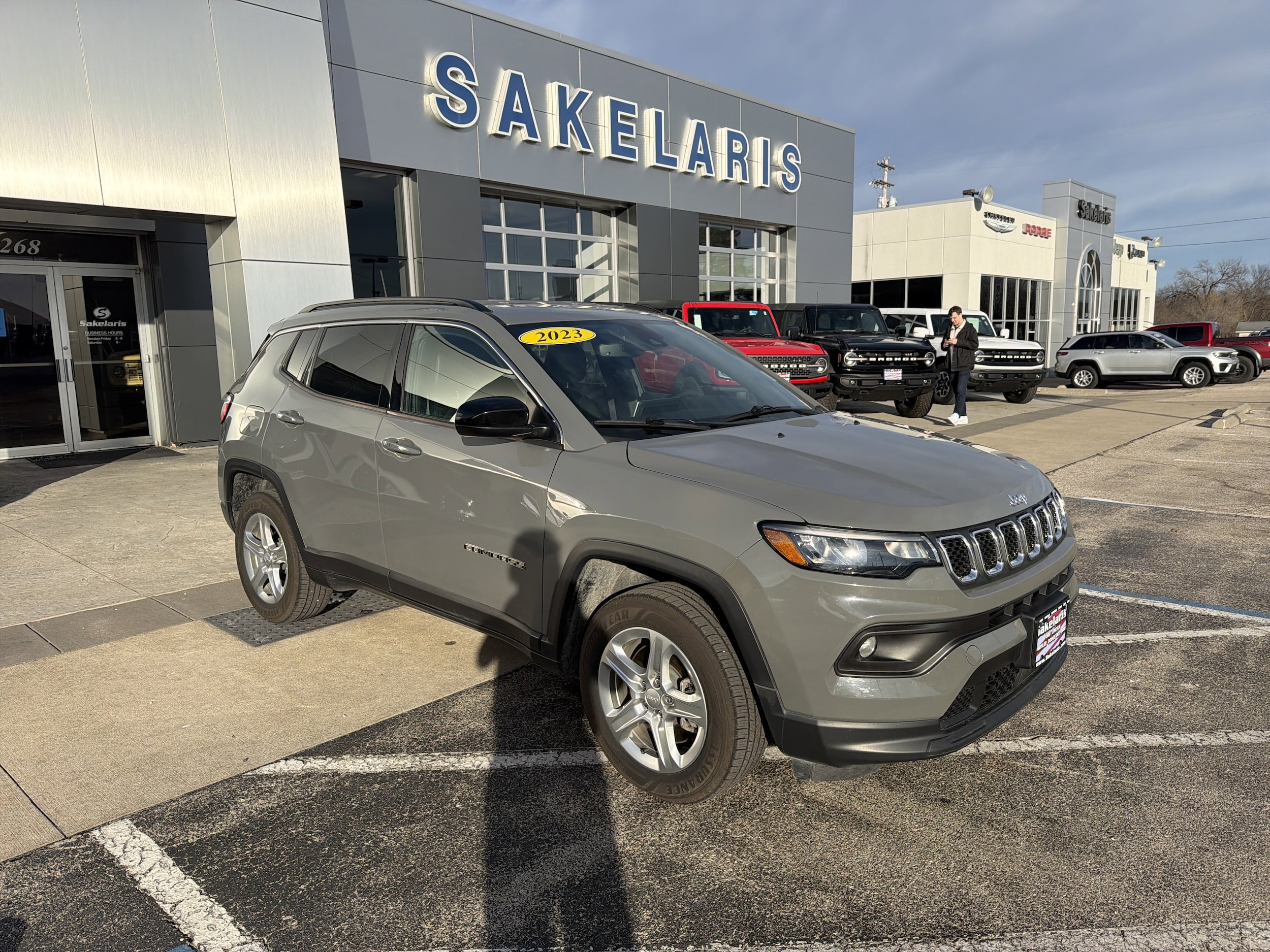 2023 Jeep Compass Latitude's photo