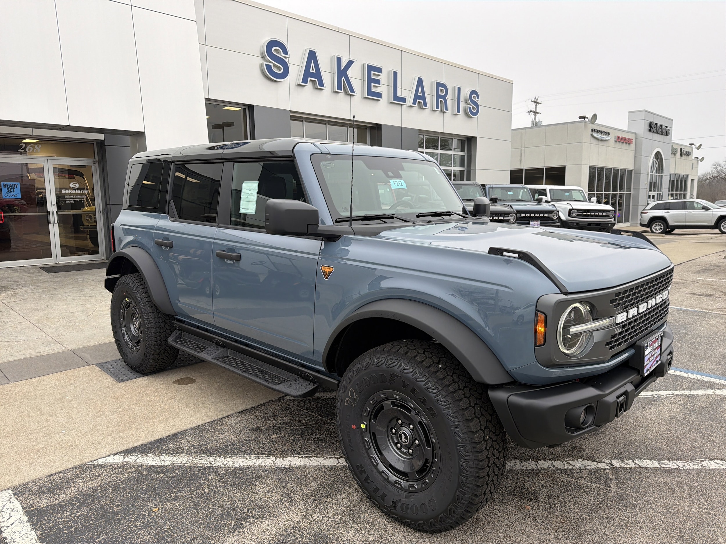 2025 Ford Bronco 4-Door Badlands's photo