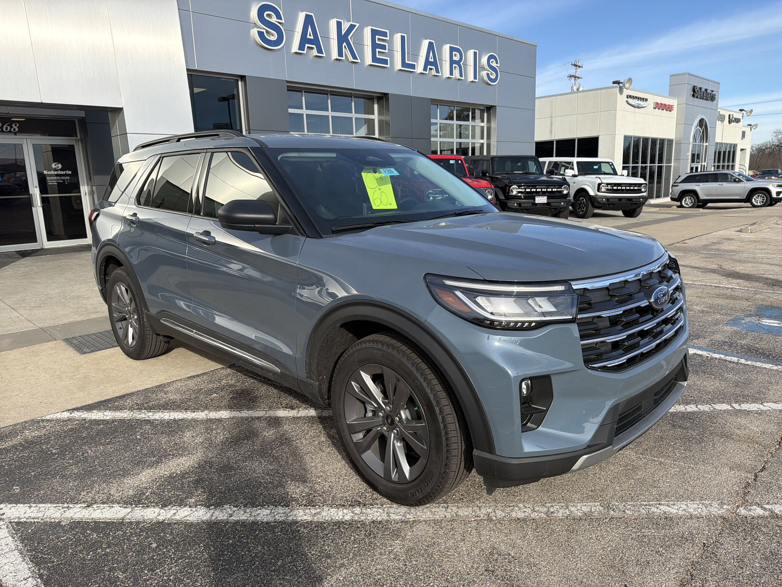 2025 Ford Explorer Active's photo