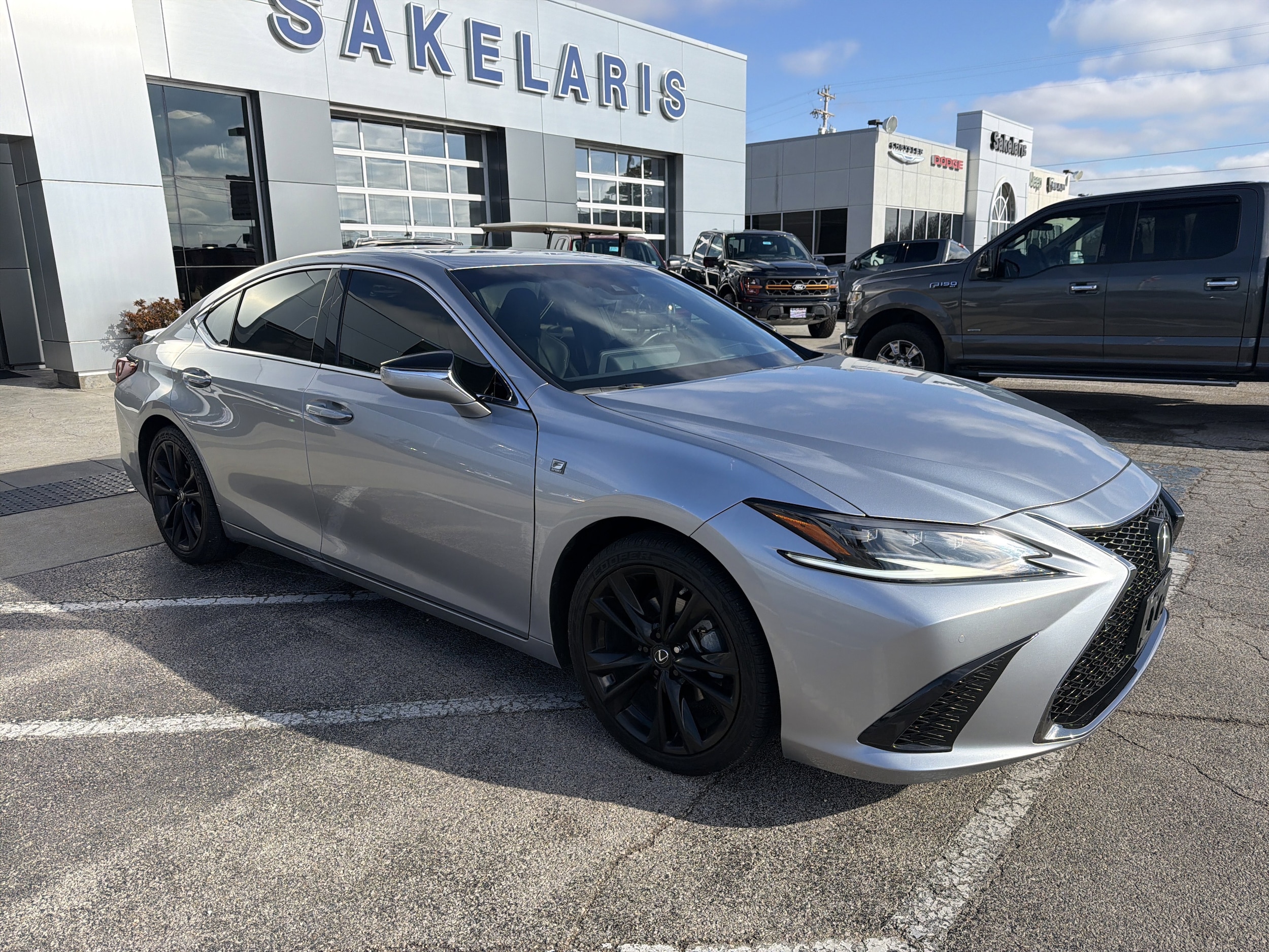 2022 Lexus ES F SPORT's photo