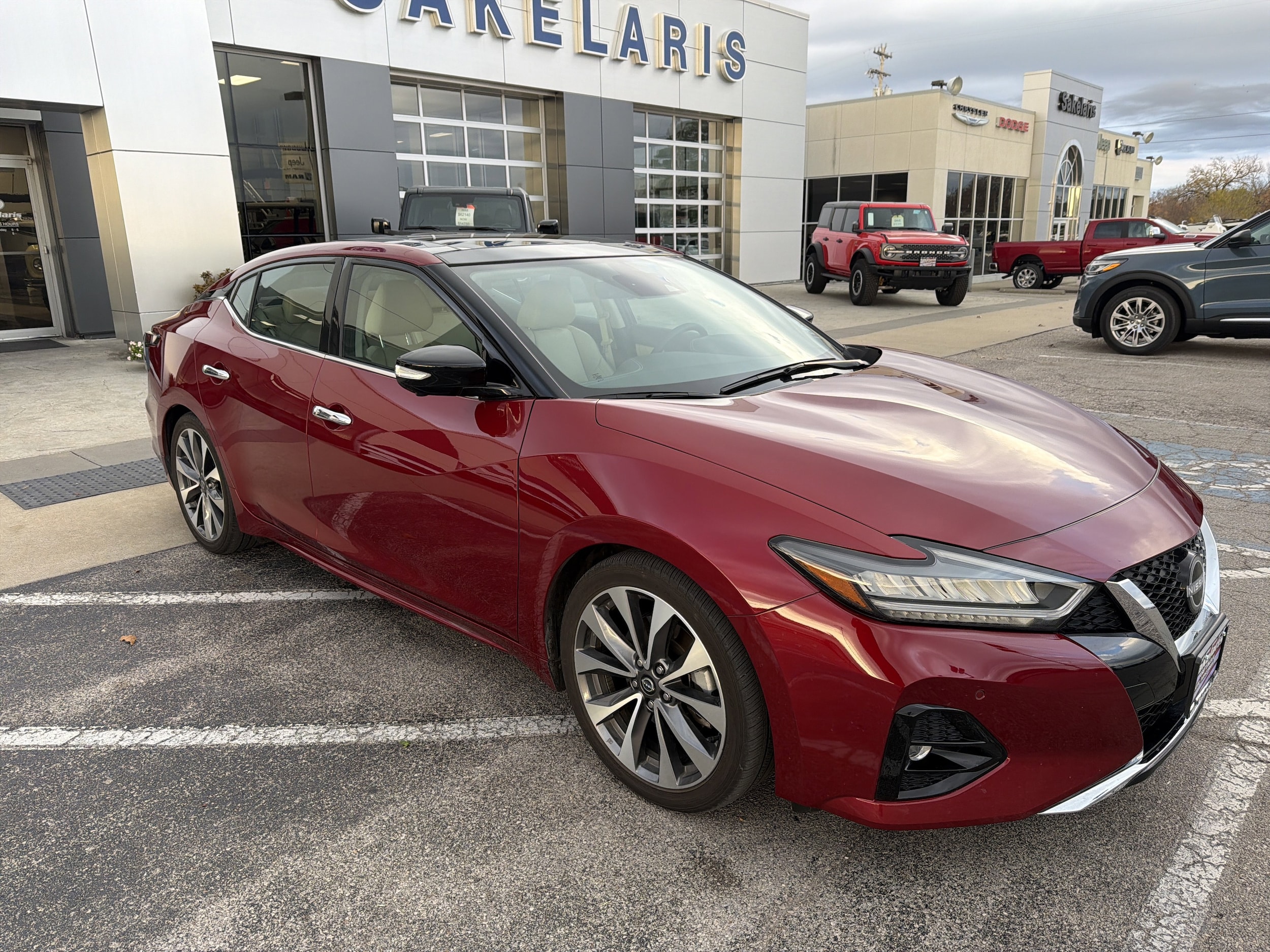 2023 Nissan Maxima Platinum's photo