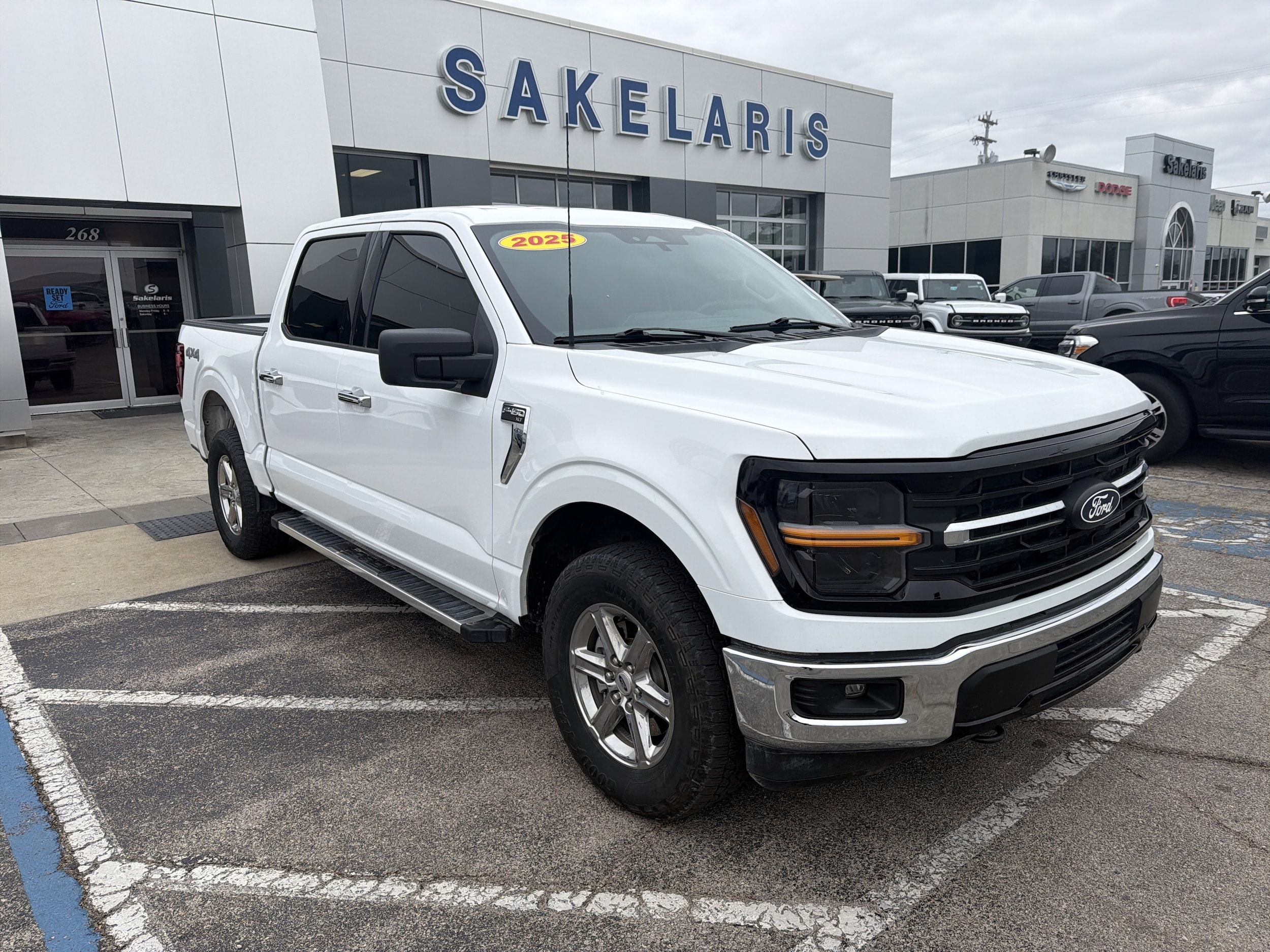 2025 Ford F-150 XLT's photo