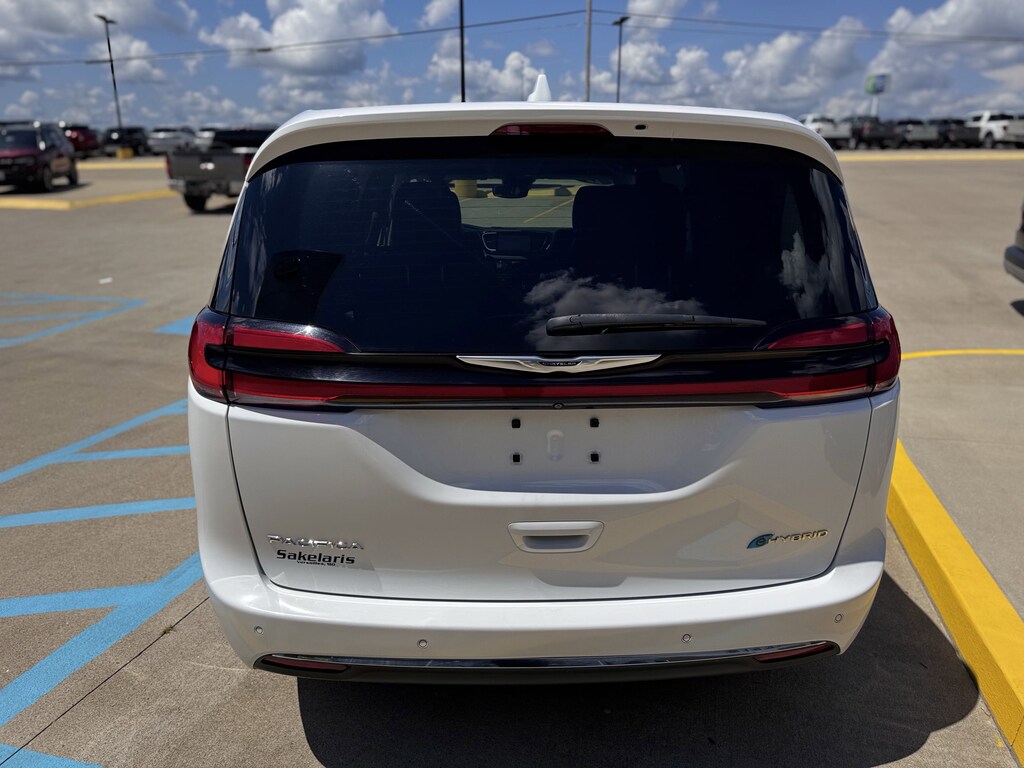 Used 2022 Chrysler Pacifica Hybrid Touring L Van Passenger Van