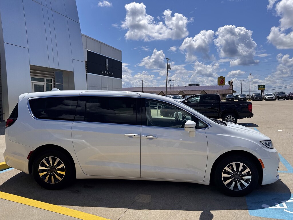 Used 2022 Chrysler Pacifica Hybrid Touring L Van Passenger Van
