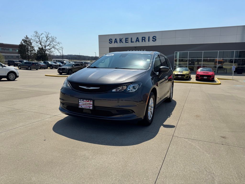 2023 Chrysler Voyager