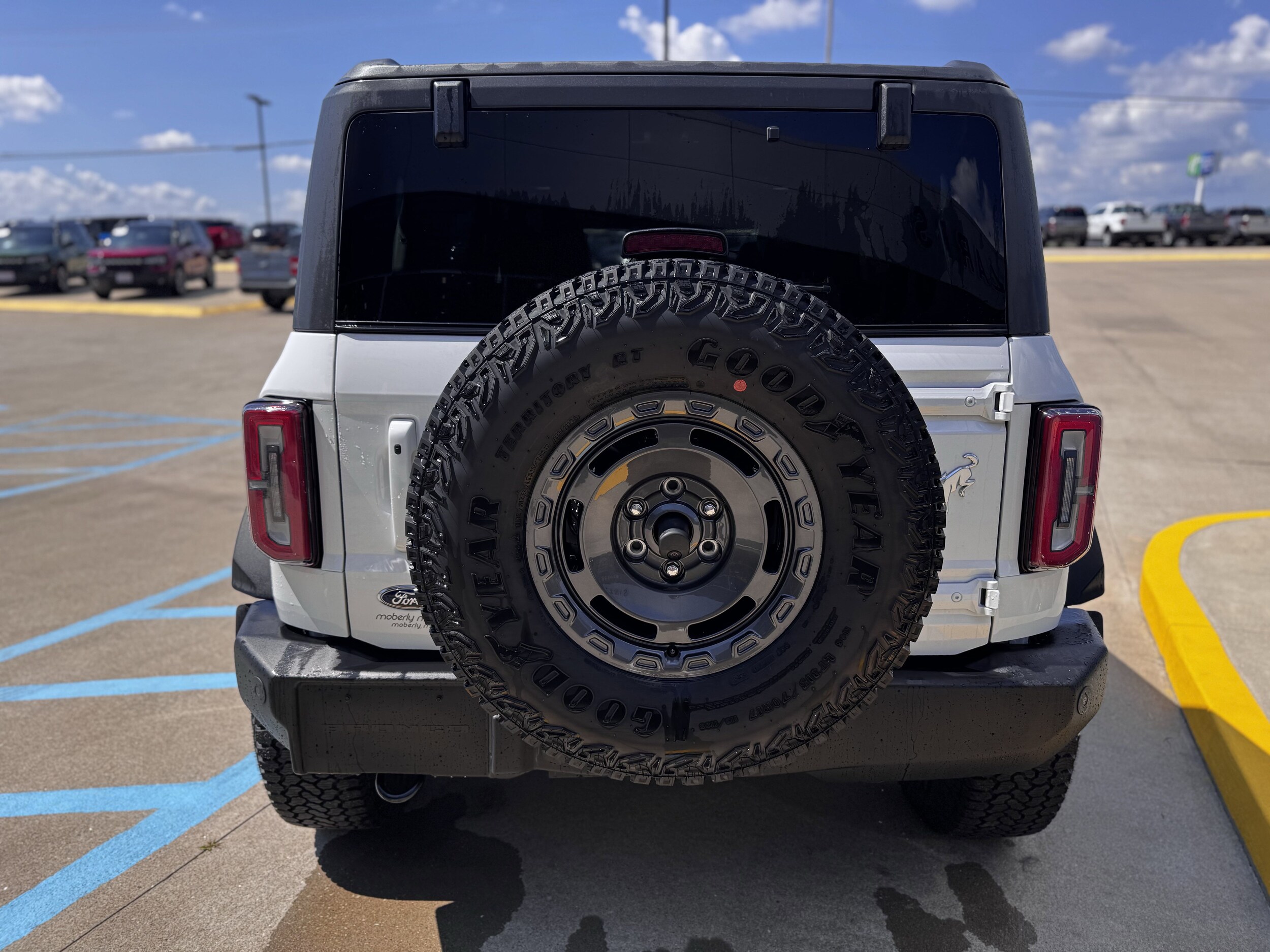 2025 Ford Bronco Outer Banks photo 4