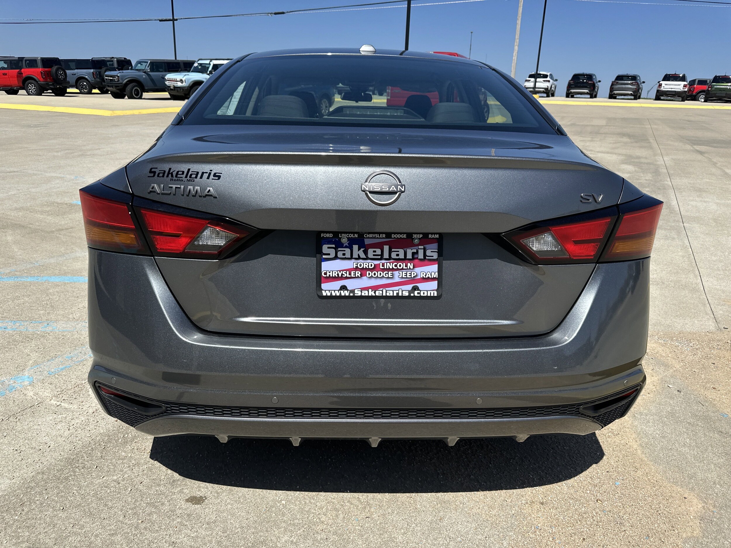2023 Nissan Altima 2.5 SV photo 3