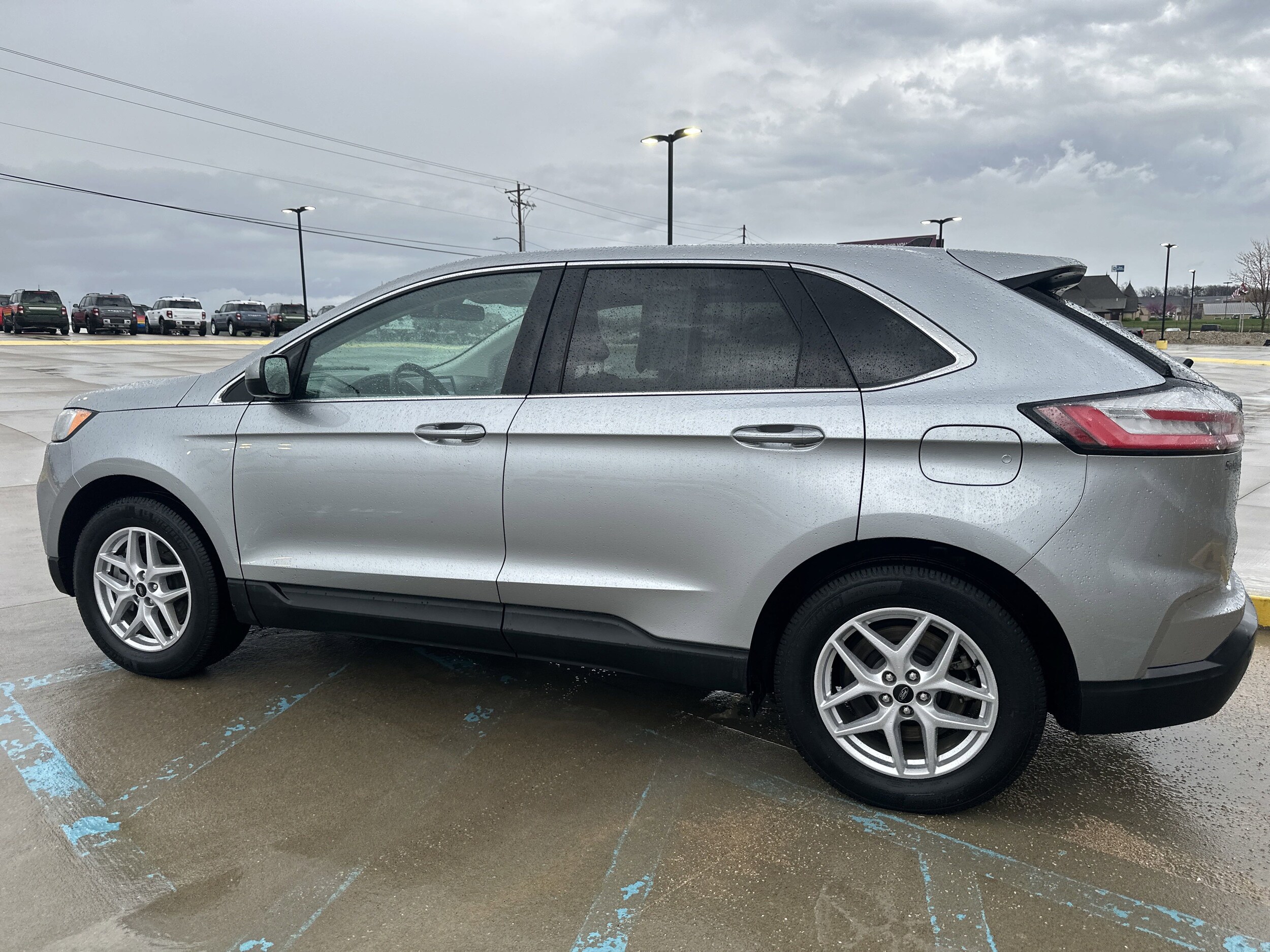 2023 Ford Edge Titanium photo 4
