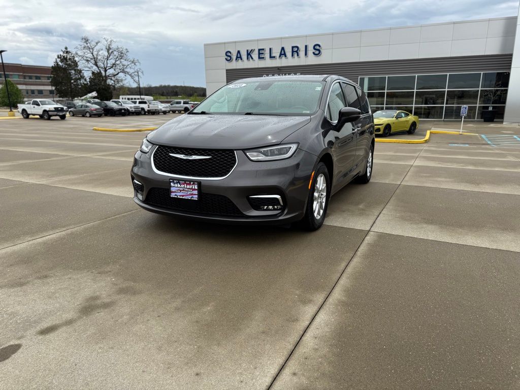 2023 Chrysler Pacifica Touring L