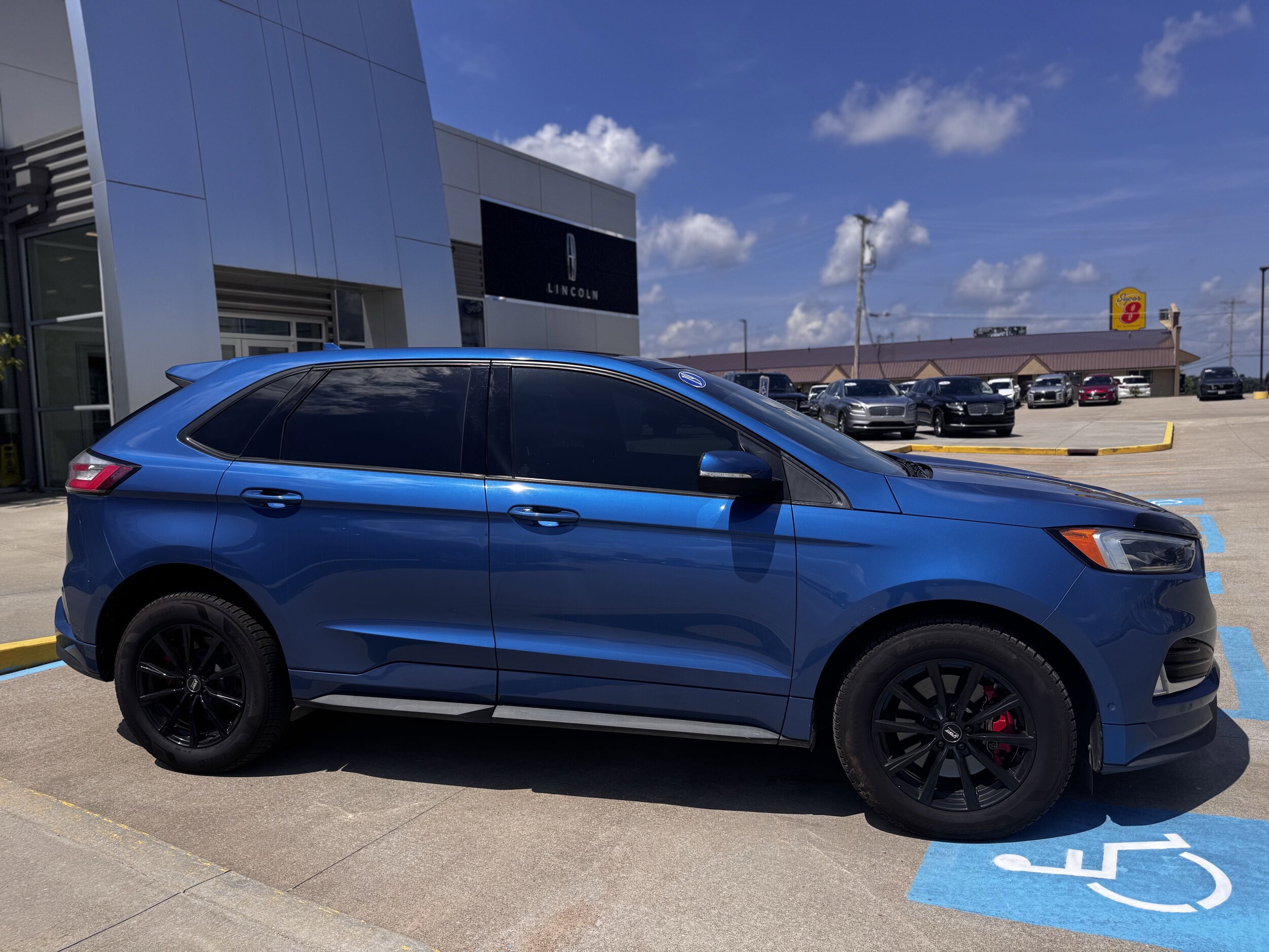2019 Ford Edge ST photo 3