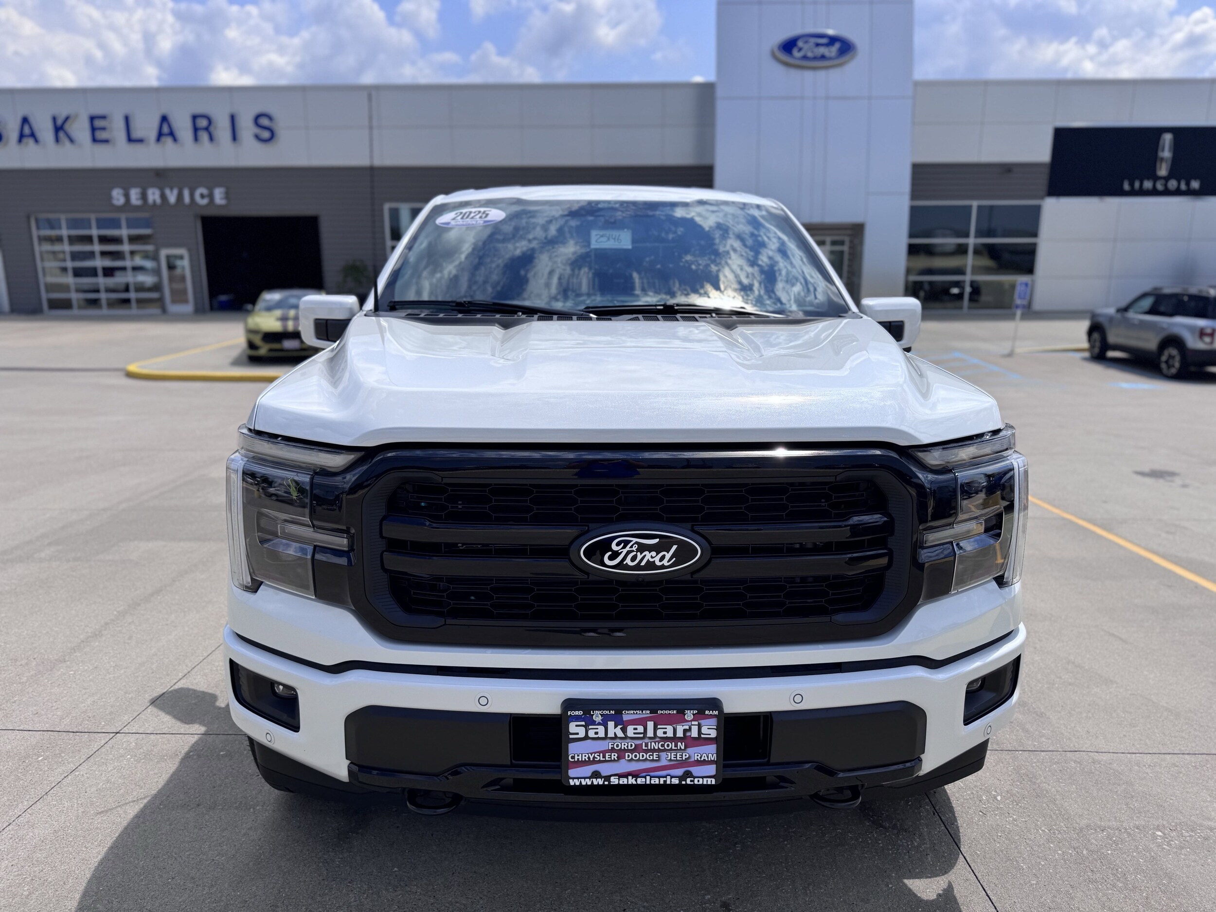 2025 Ford F-150 Lariat photo 2