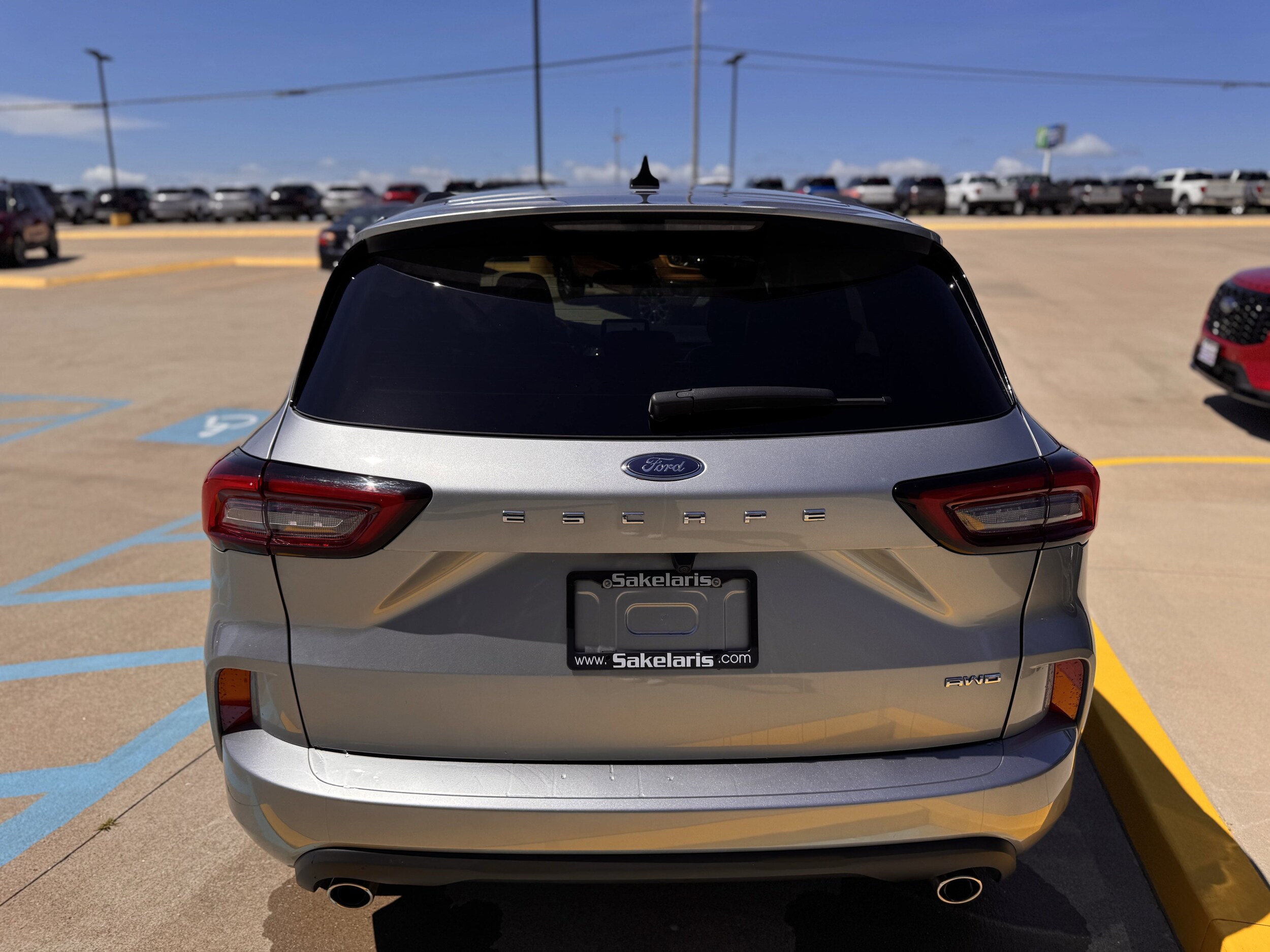 2023 Ford Escape ST-Line photo 4