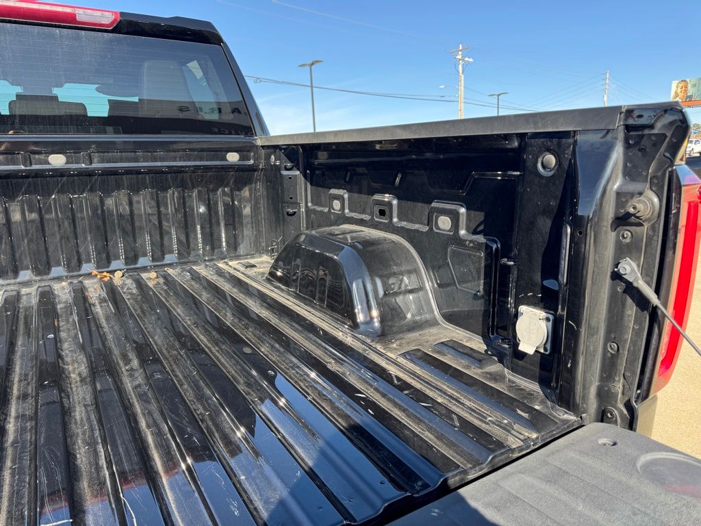 2024 GMC Sierra 1500 SLT - Photo 37
