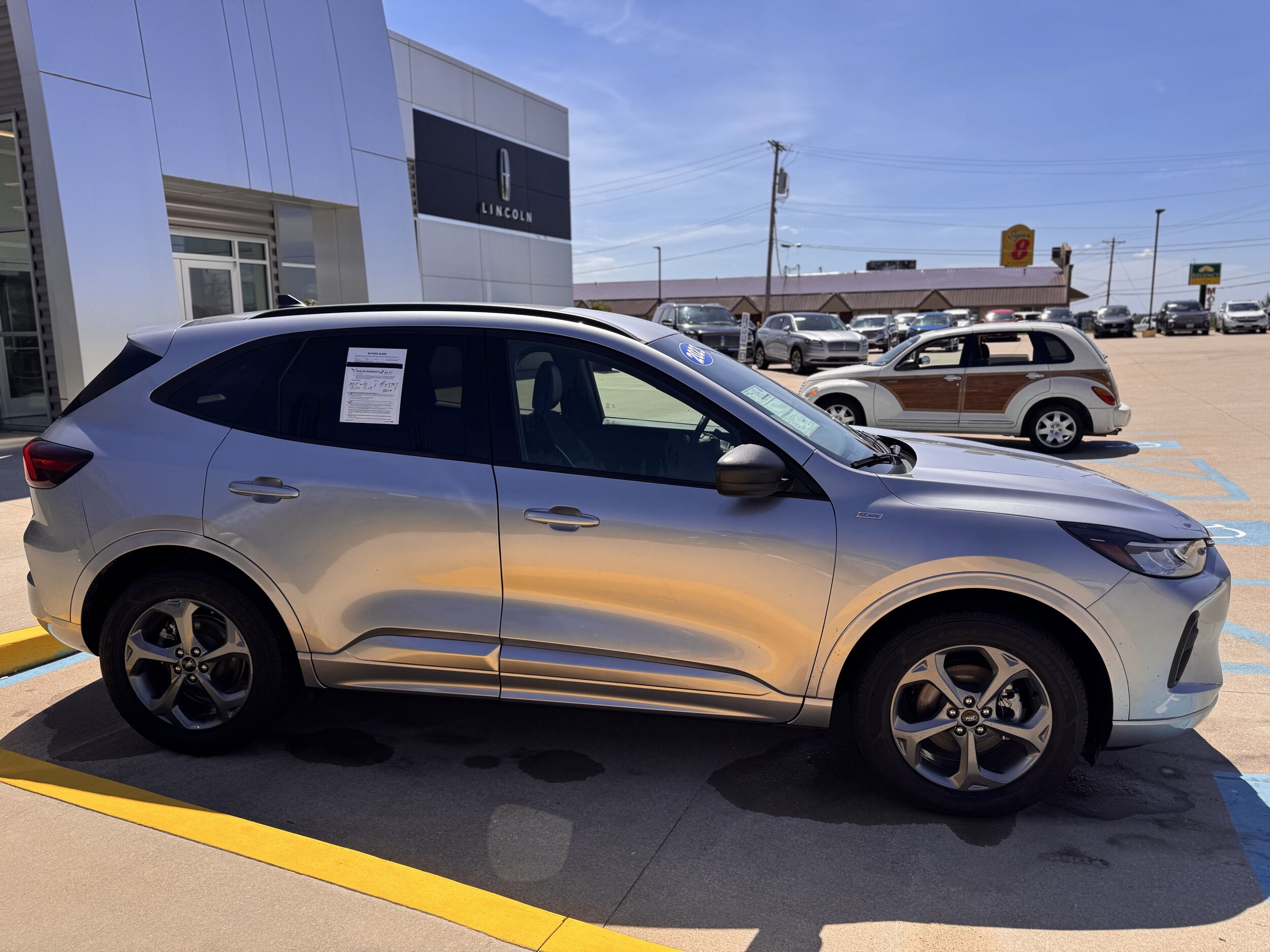 2023 Ford Escape ST-Line photo 3