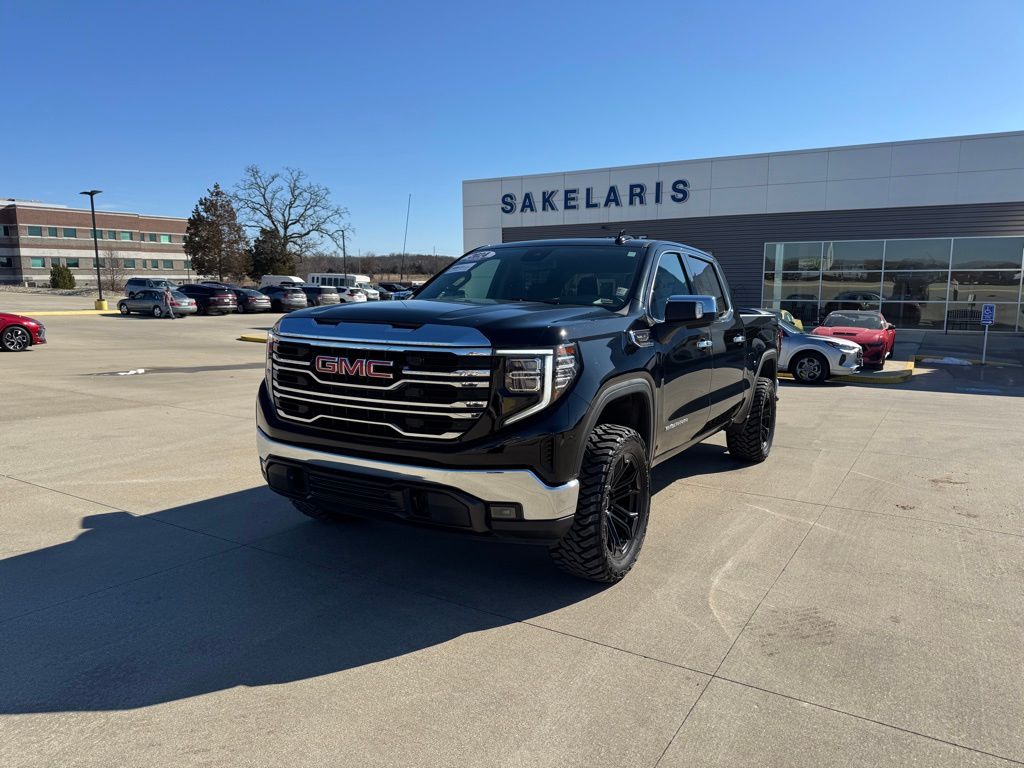 2024 GMC Sierra 4WD Crew Cab Short Box SLT's photo