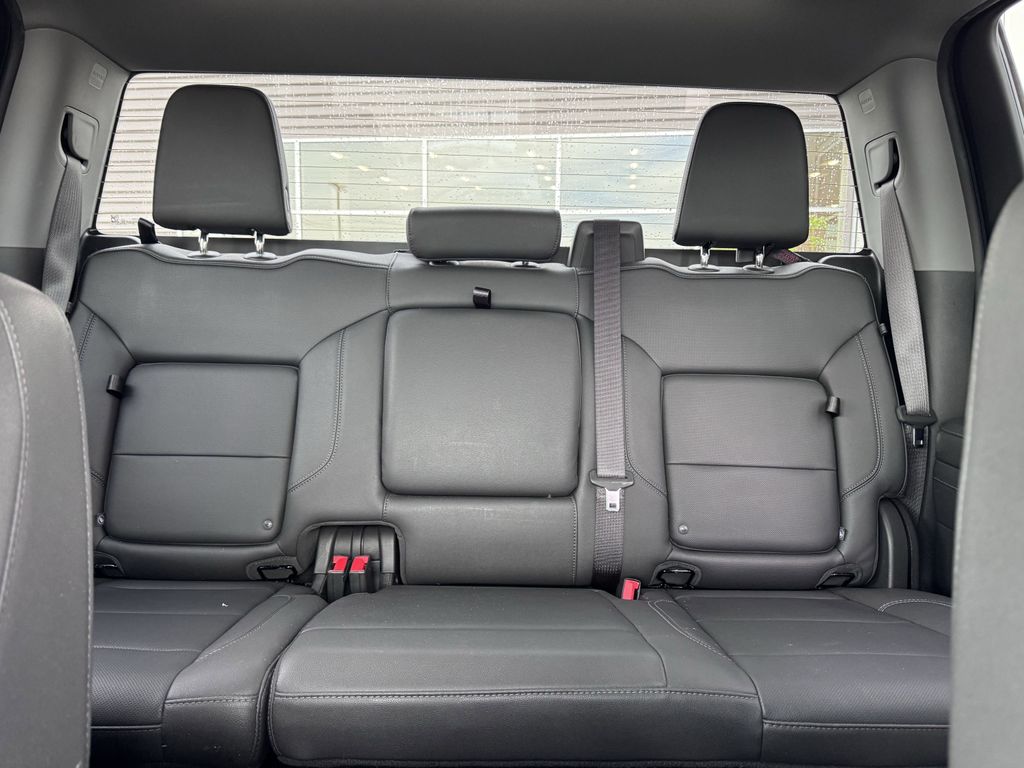 2024 GMC Sierra 1500 SLT - Photo 25