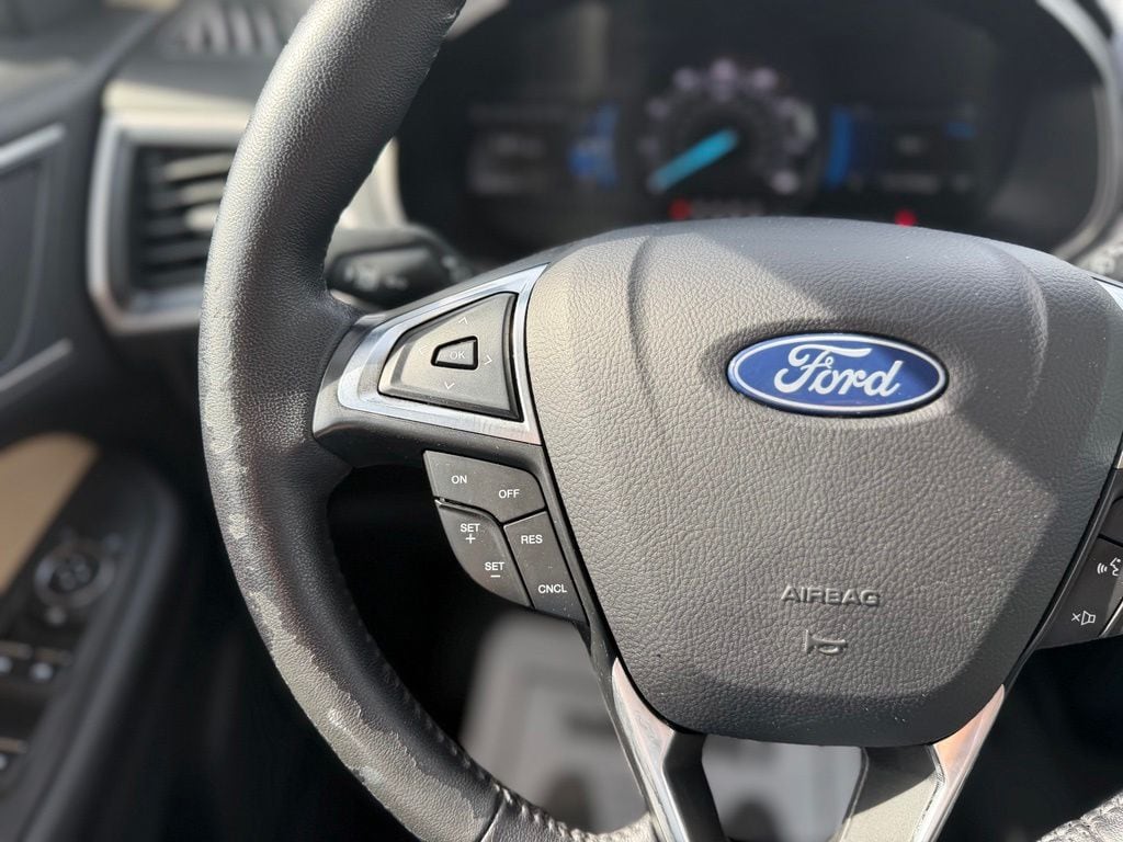 2023 Ford Edge SEL - Photo 17