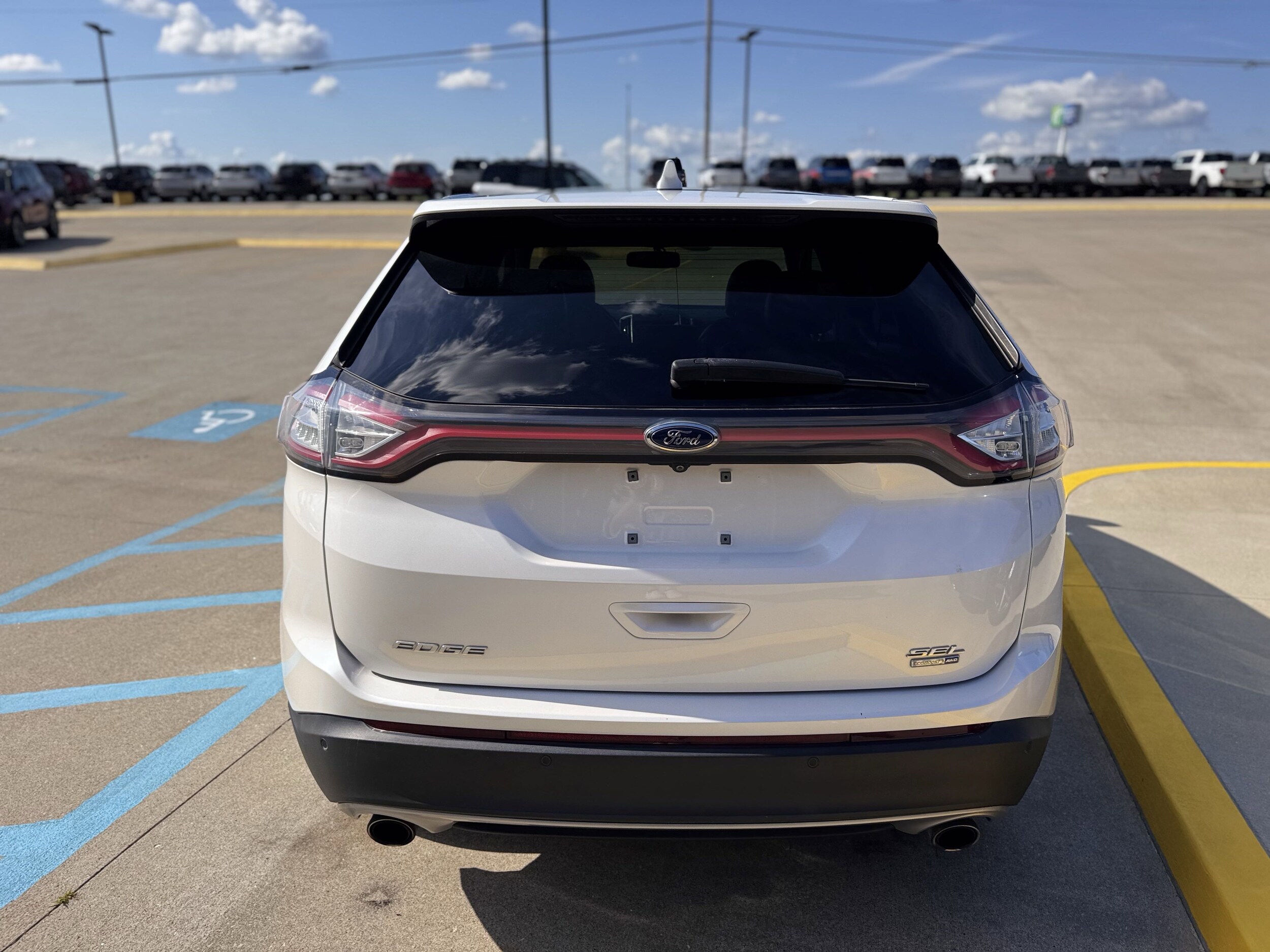 2016 Ford Edge SEL photo 4