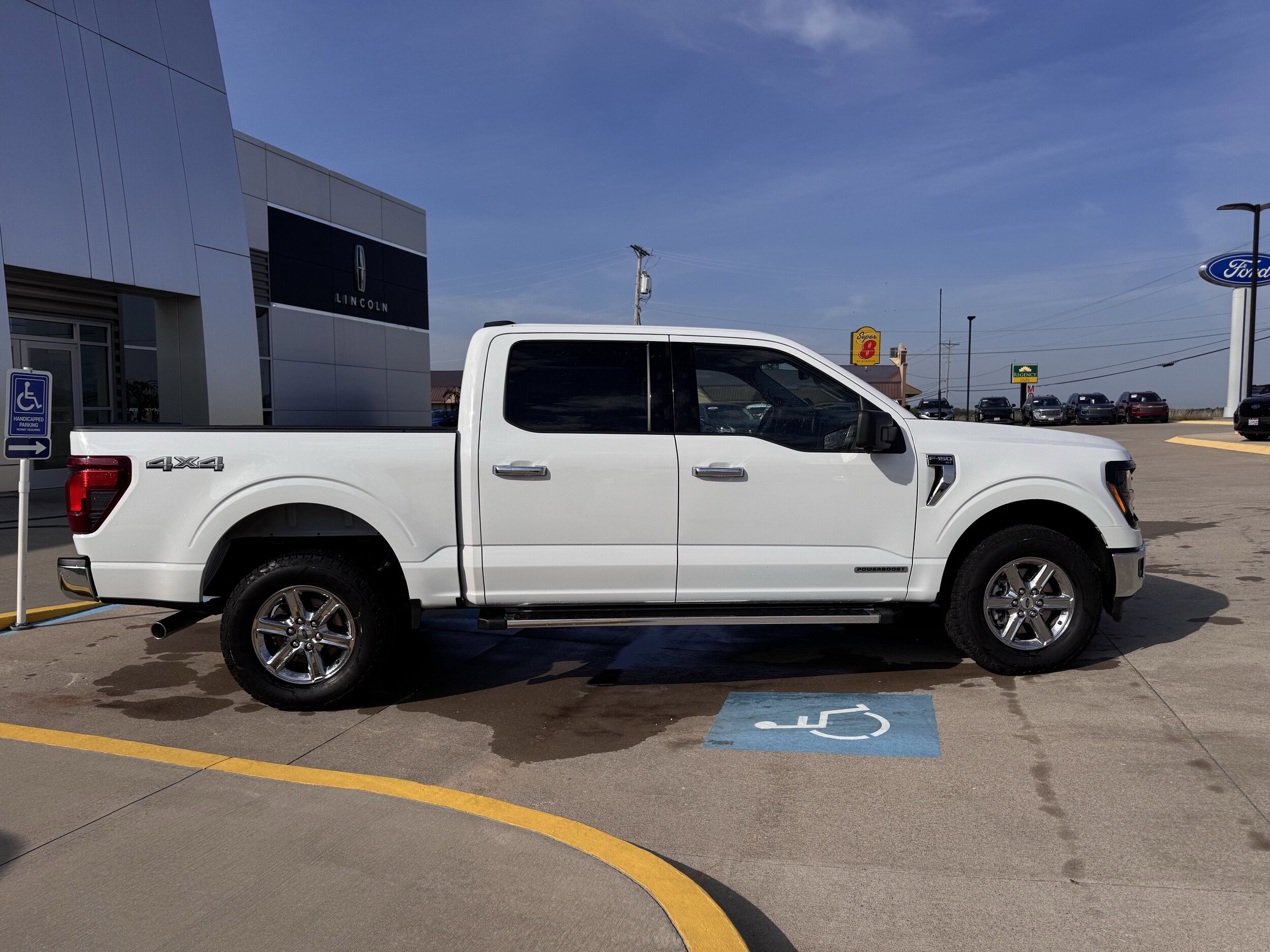 2024 Ford F-150 XLT photo 2