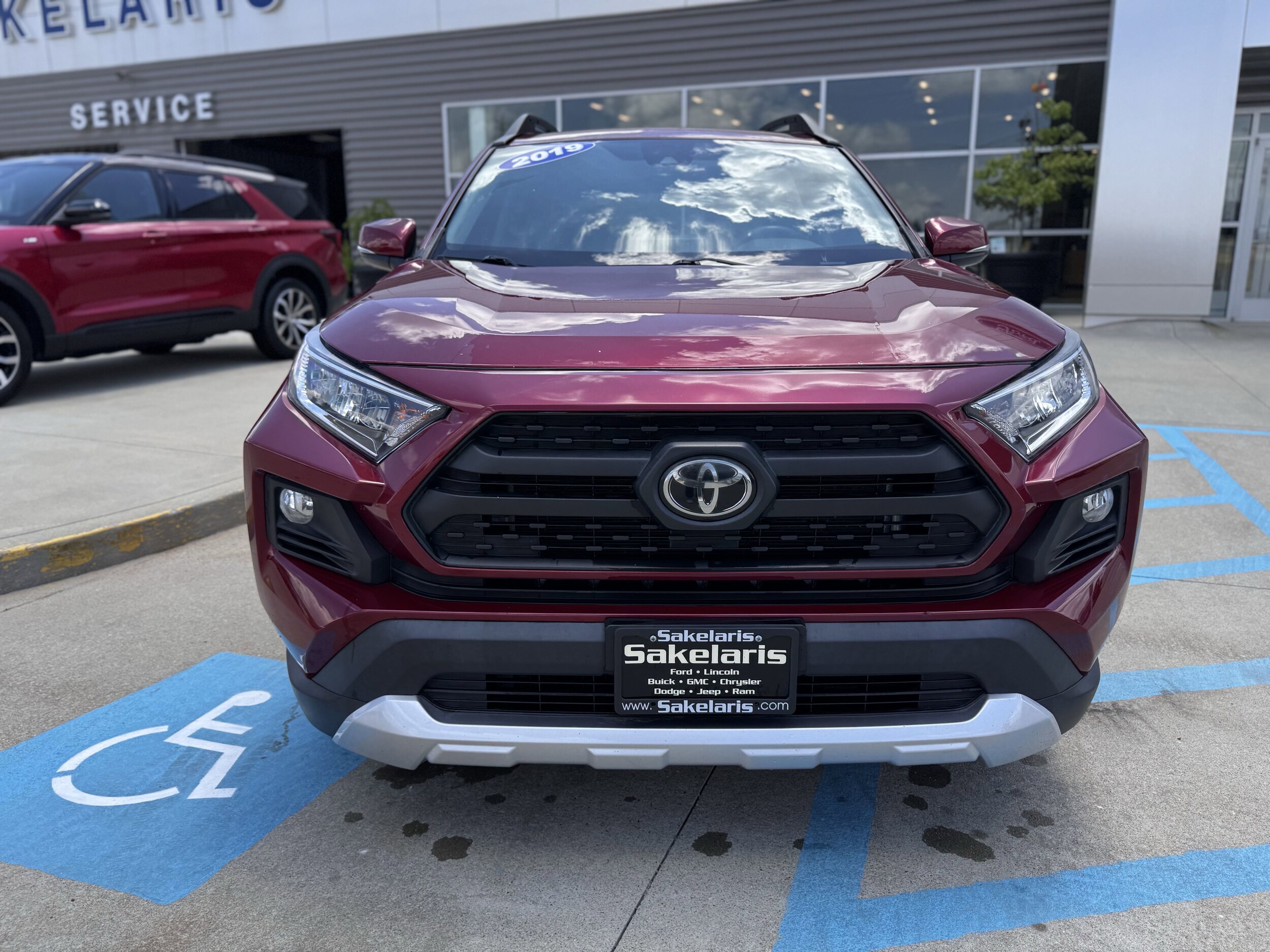 2019 Toyota RAV4 Adventure photo 2