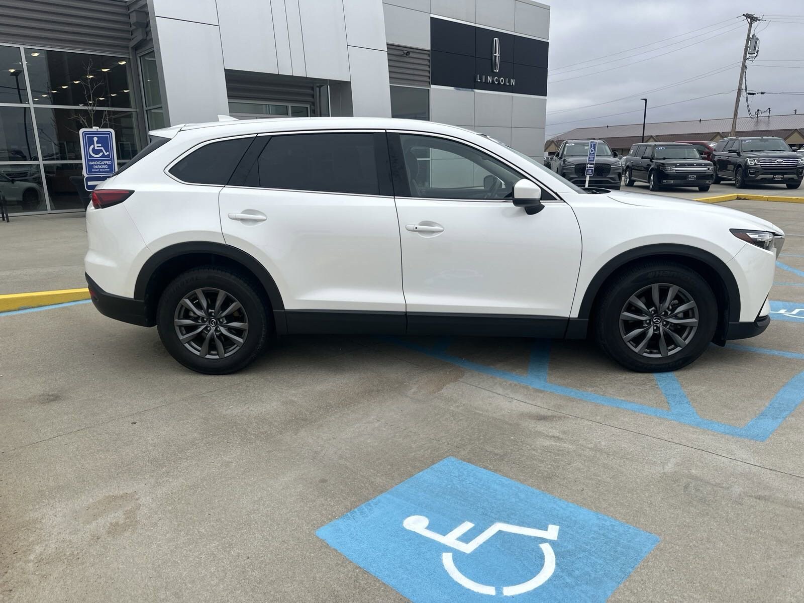 2022 Mazda CX-9 Touring photo 2