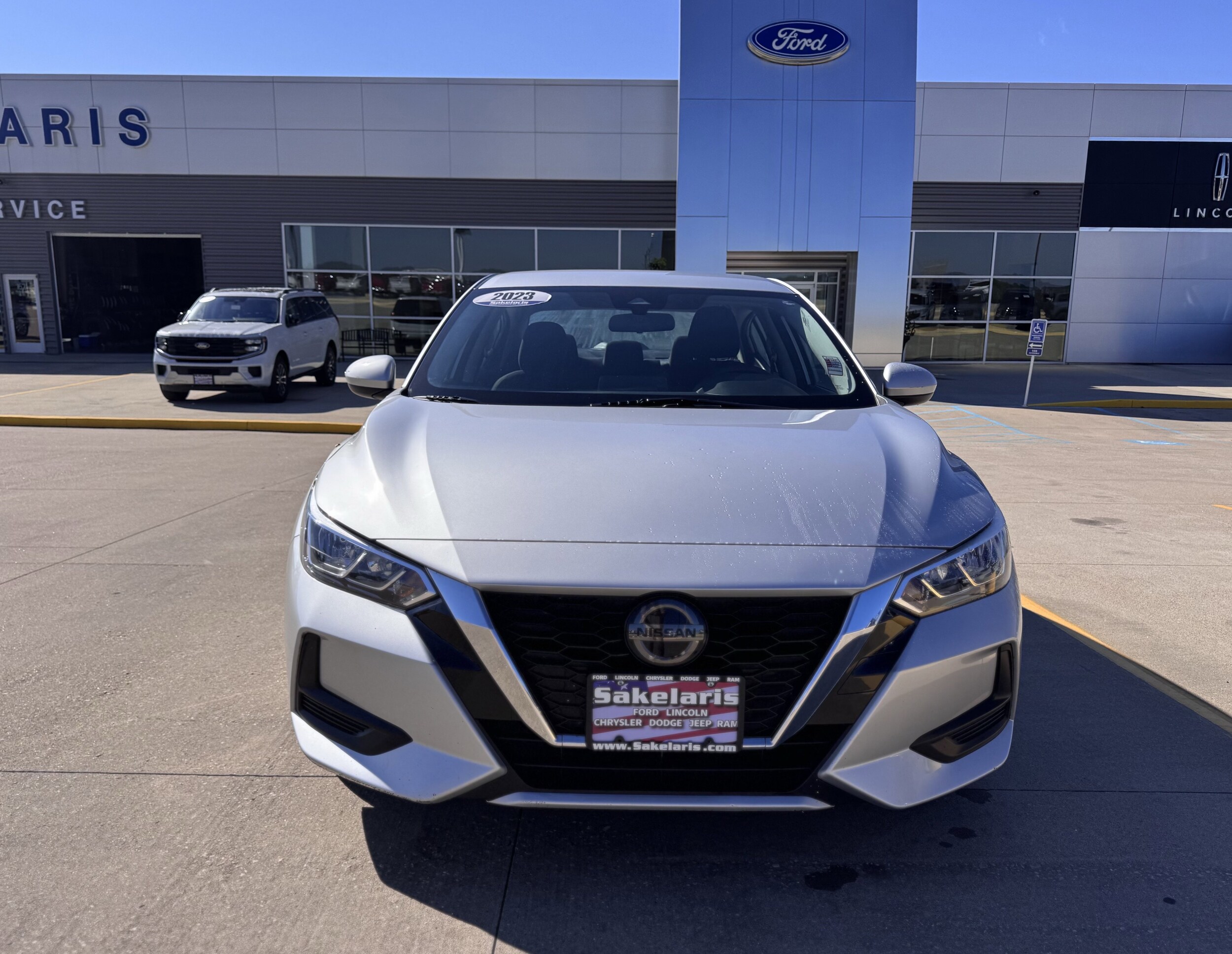 2023 Nissan Sentra SV photo 2