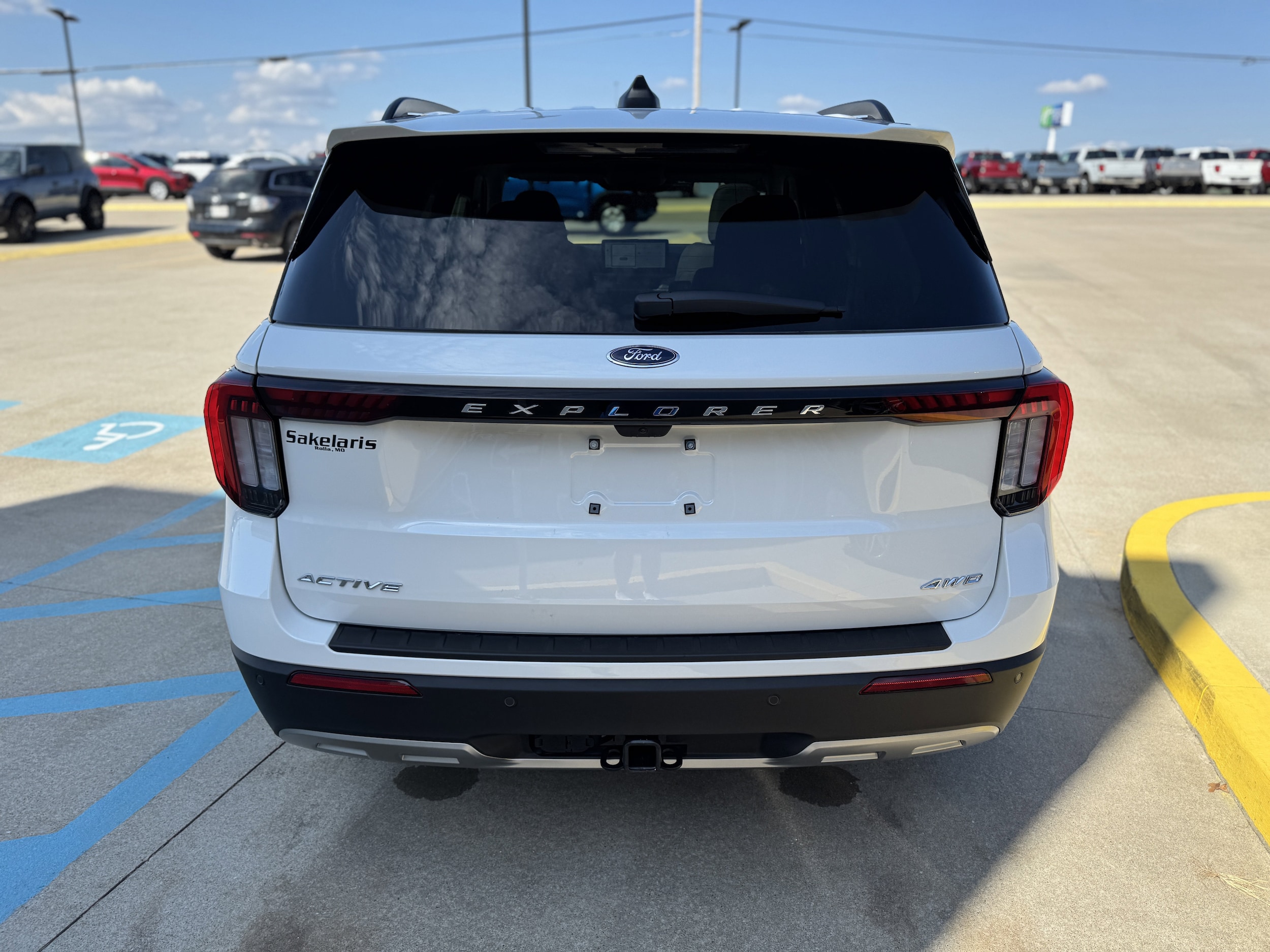 2026 Ford Explorer photo 4