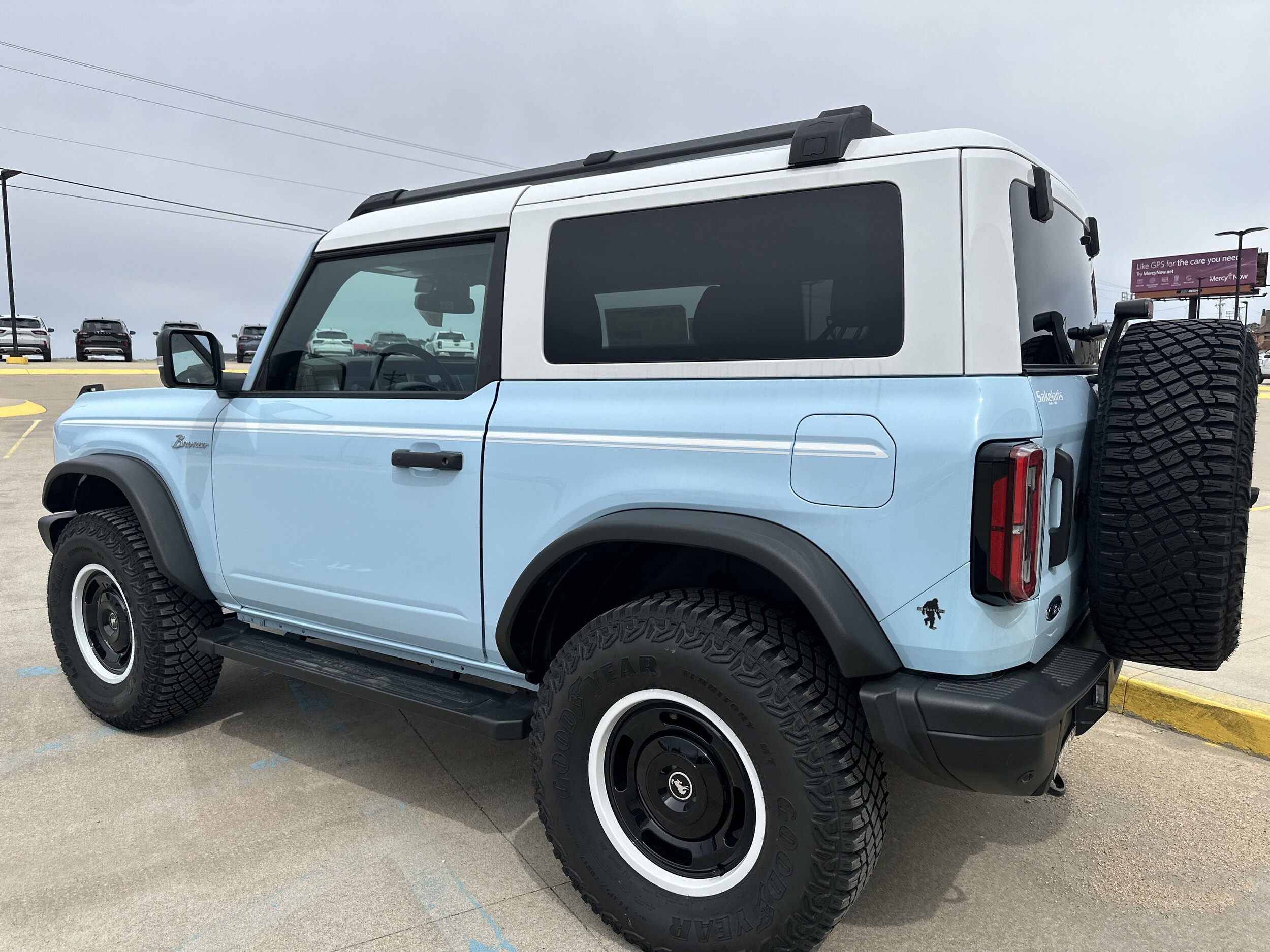 2024 Ford Bronco Heritage Limited First Edition photo 3