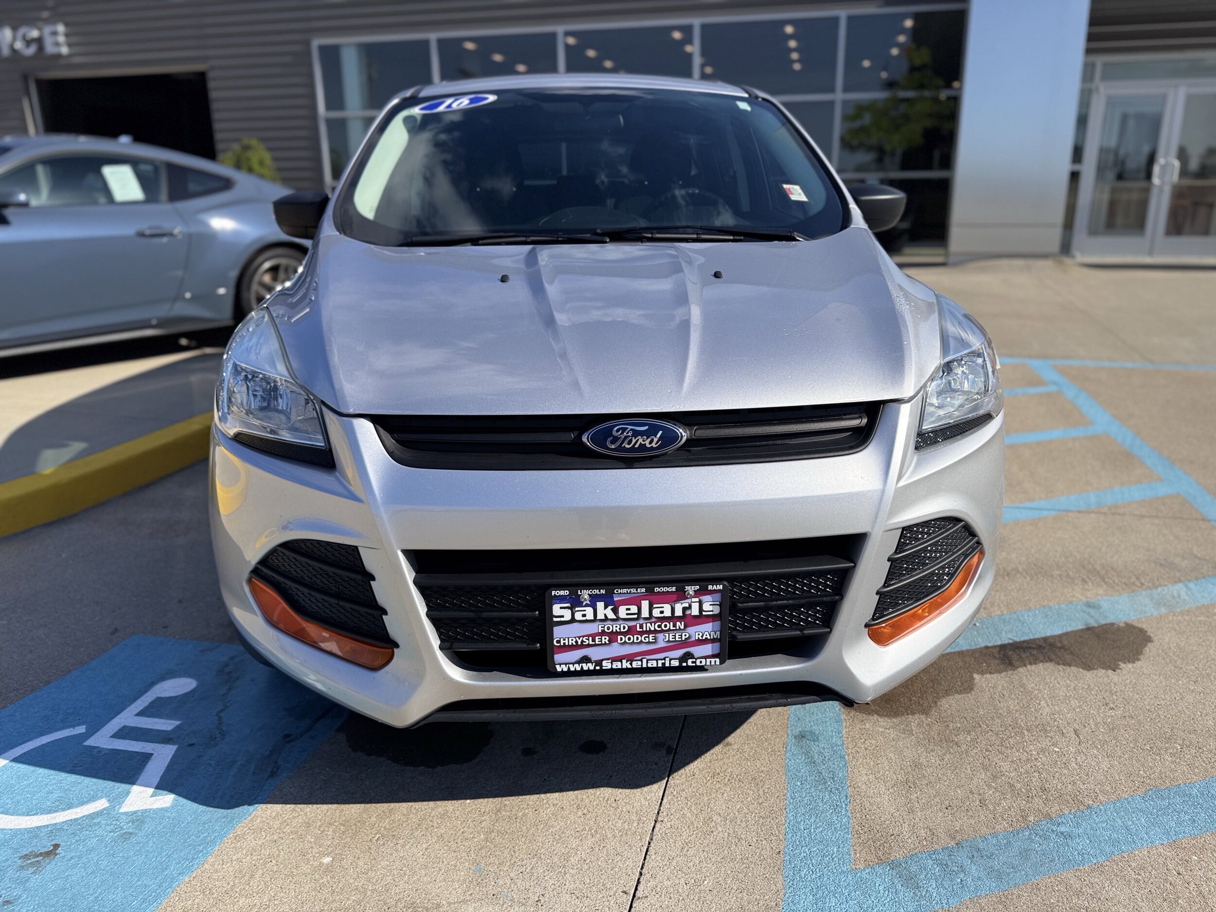 2016 Ford Escape S photo 2