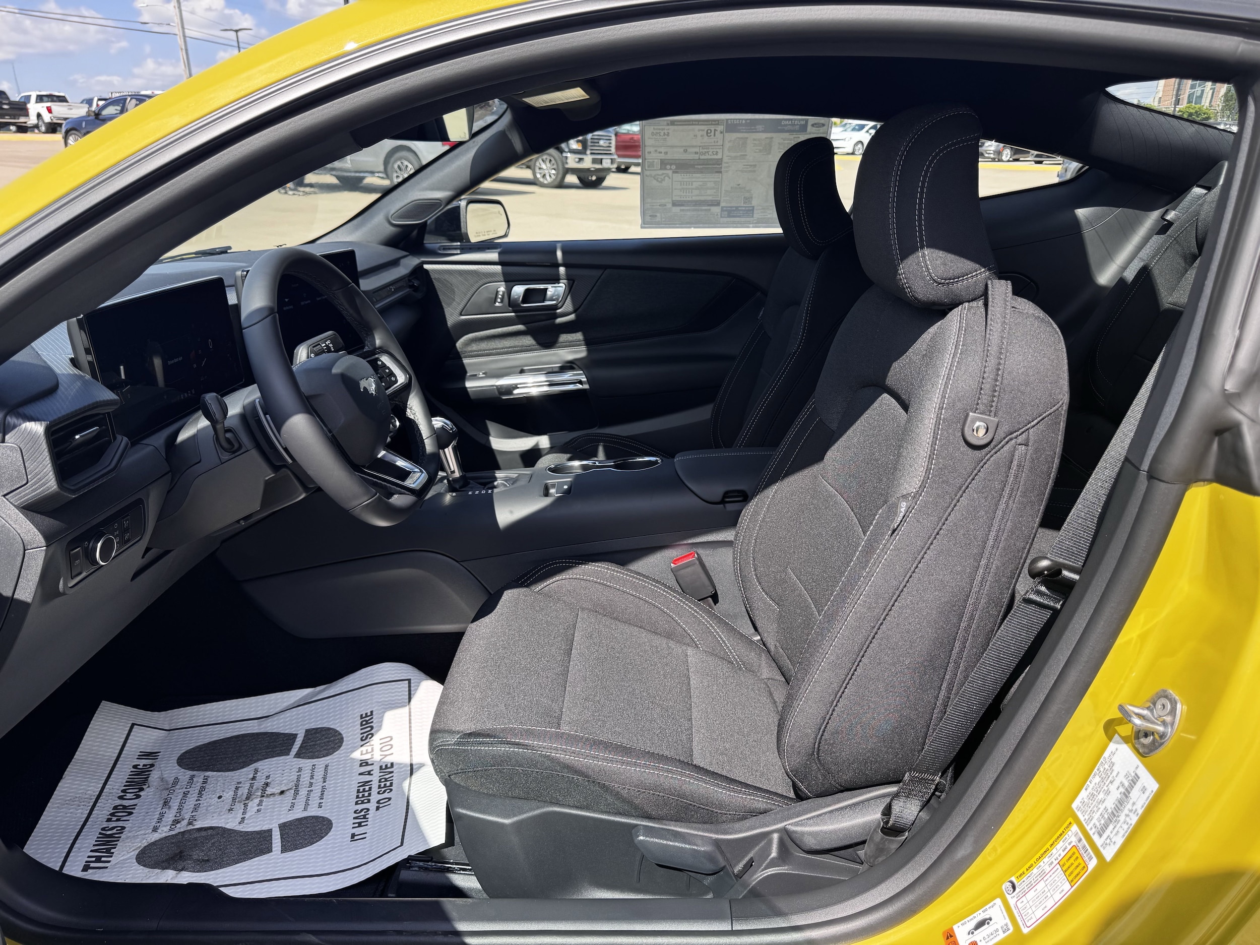 2025 Ford Mustang GT Fastback - Photo 9