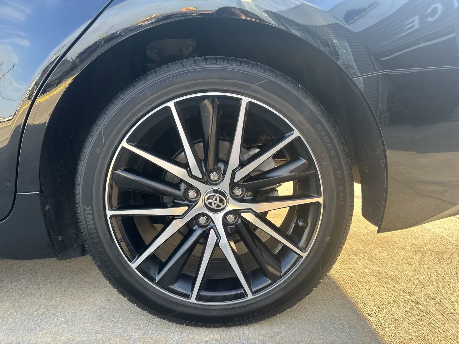 2022 Toyota Camry SE photo 2