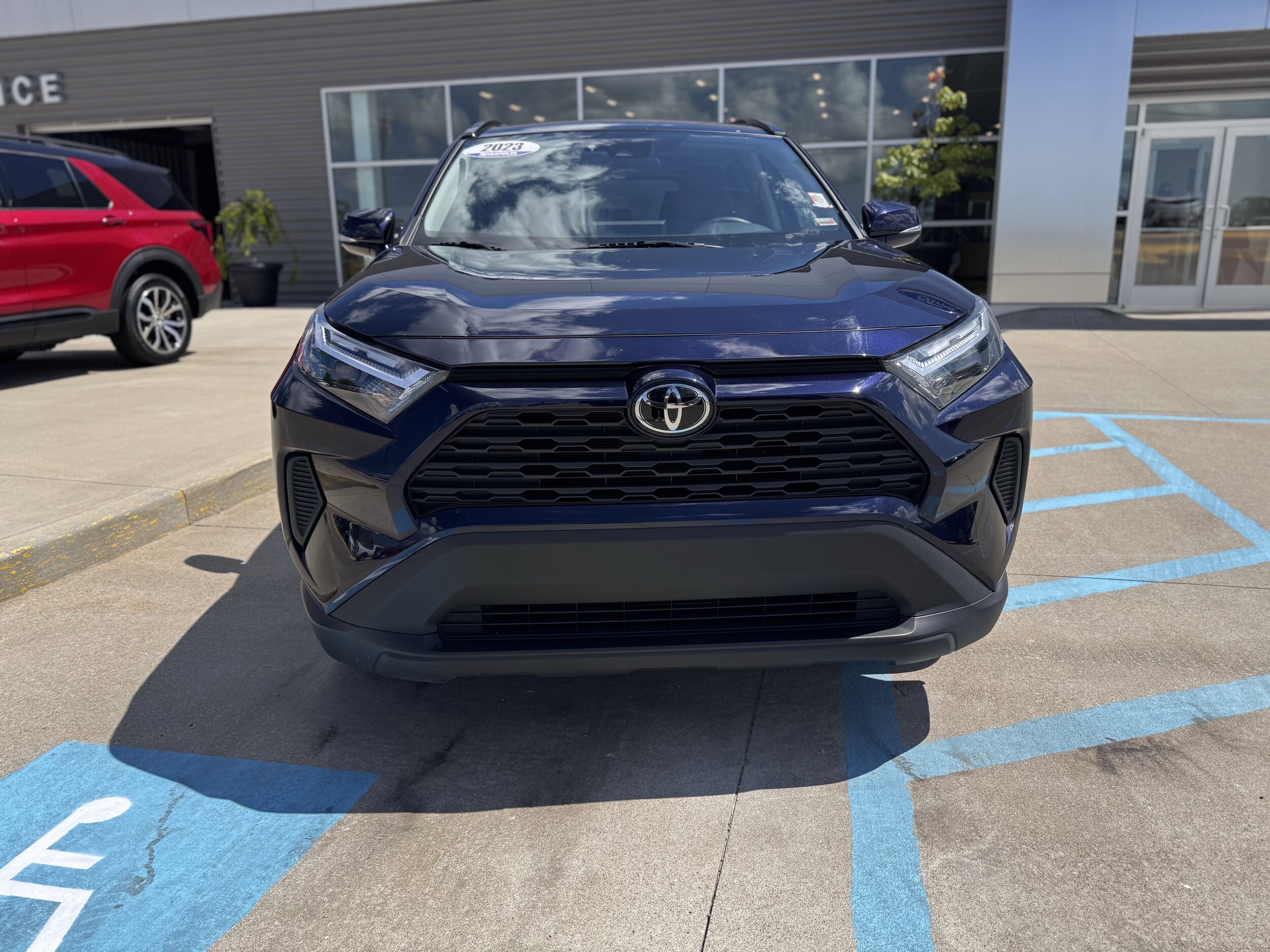 2023 Toyota RAV4 XLE photo 2